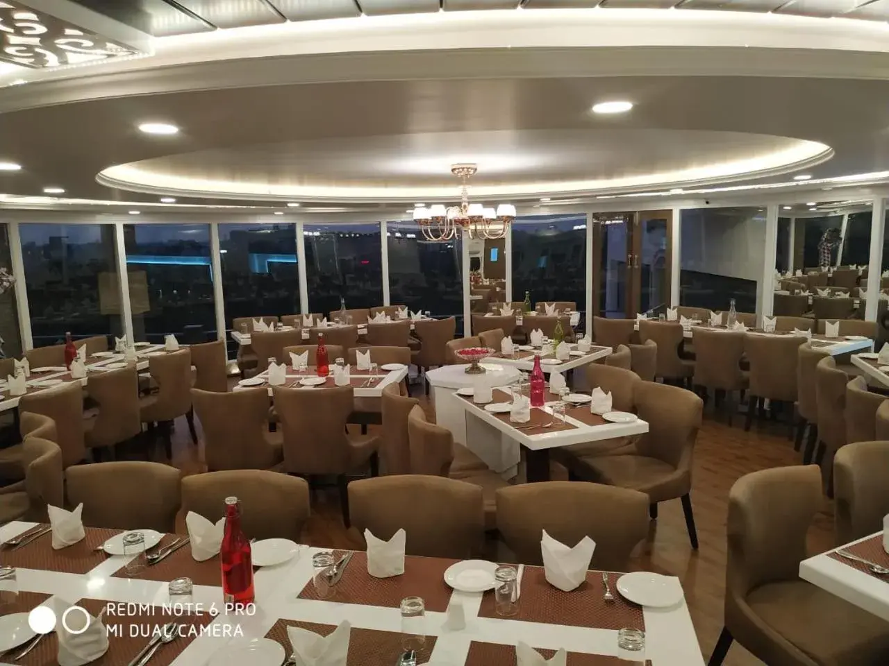 Restaurant/places to eat in Hotel Pushpvilla