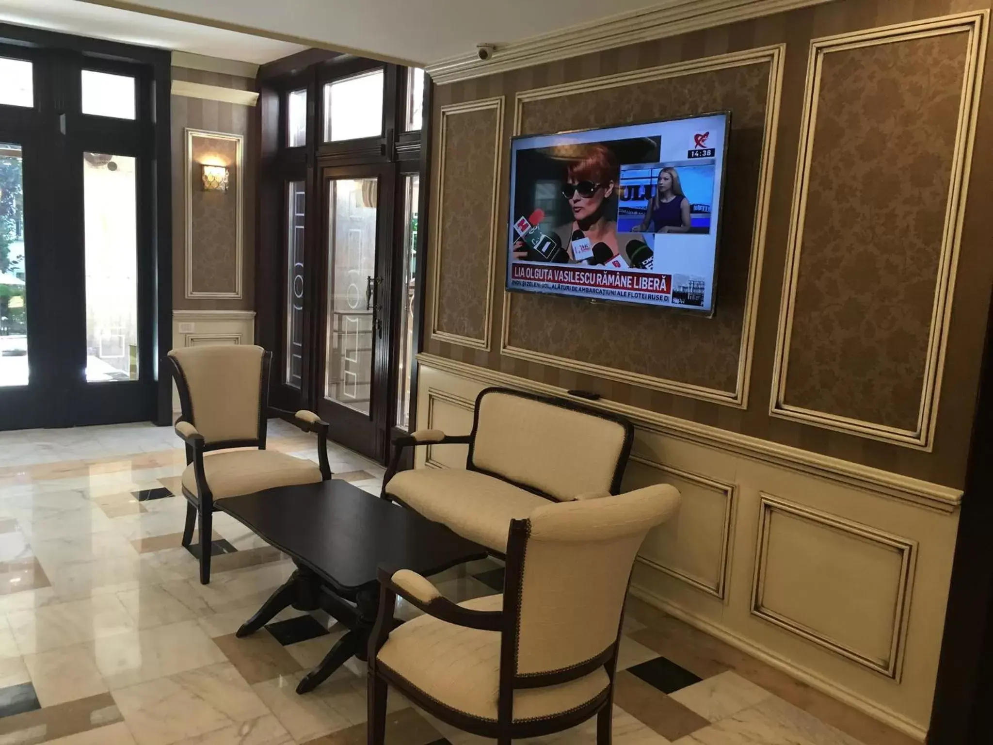 Lobby or reception, Lounge/Bar in Best Western Central Hotel