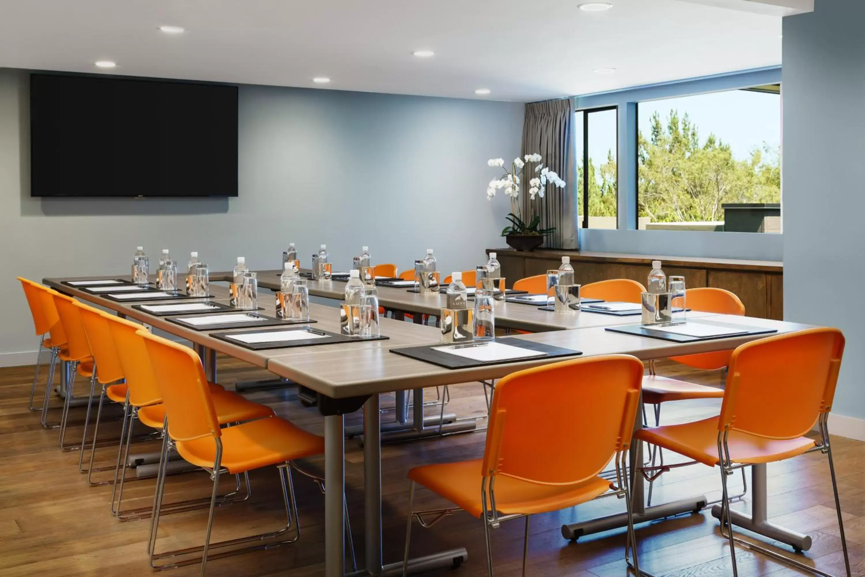 Meeting/conference room in Luxe Sunset Boulevard Hotel