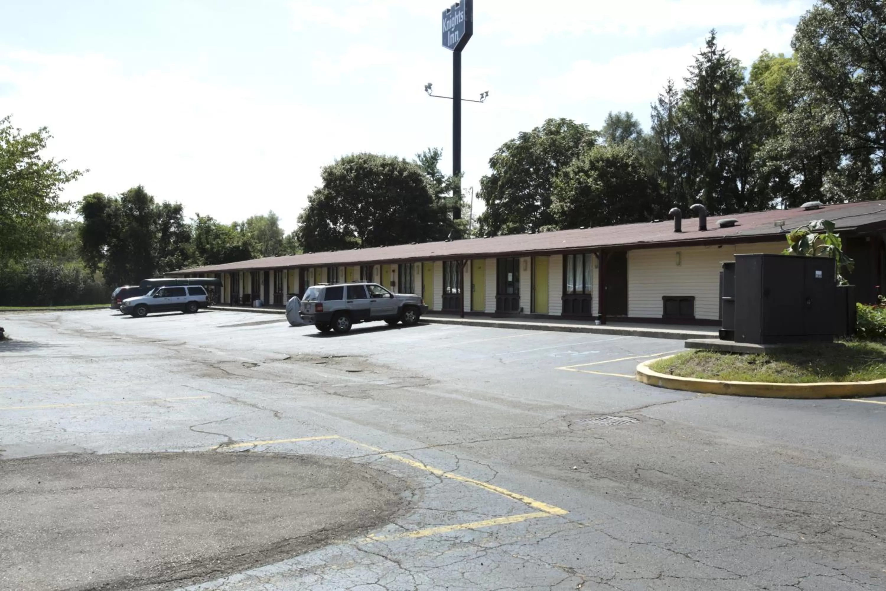 Property logo or sign in Knights Inn - Battle Creek