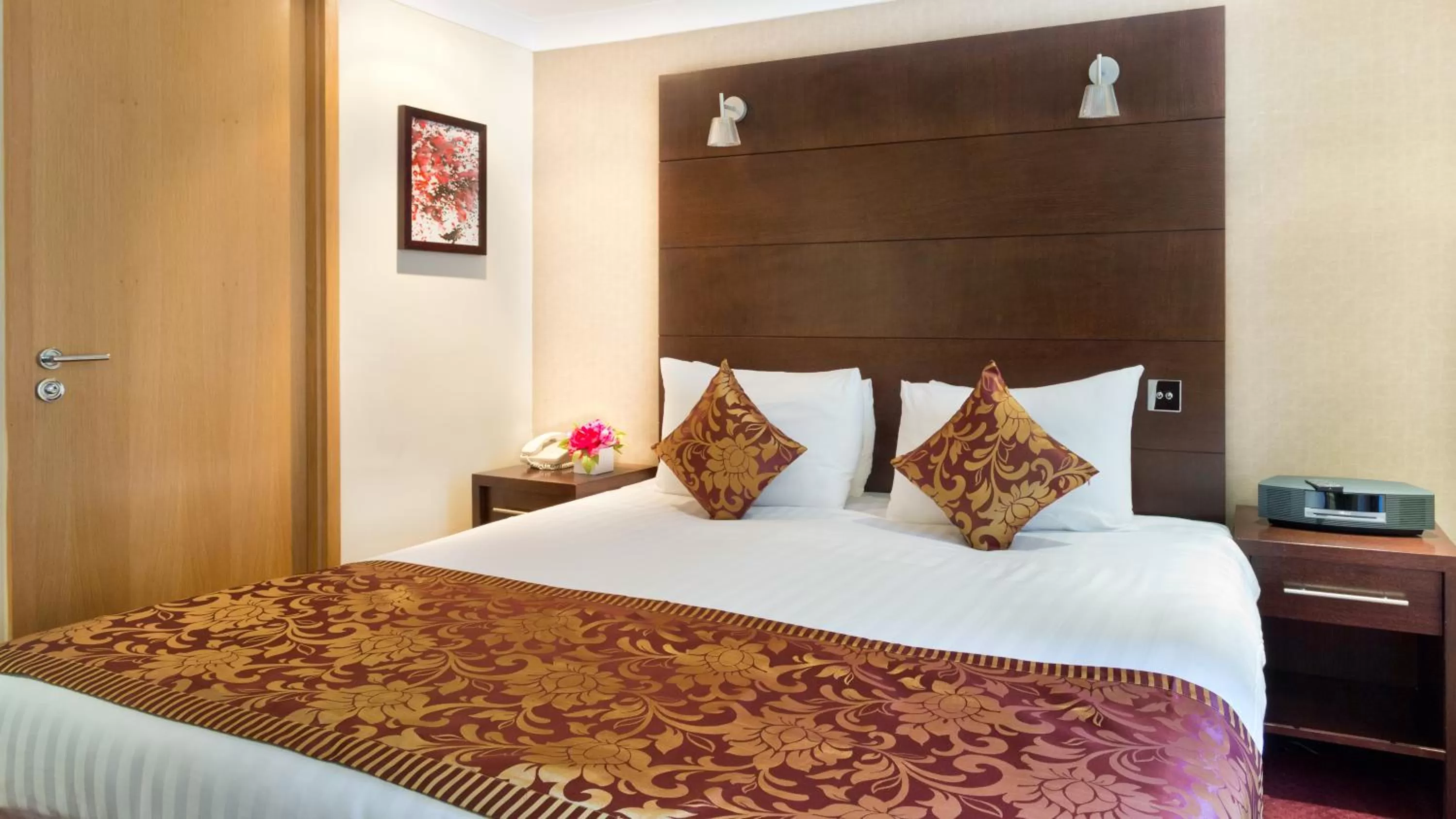 Photo of the whole room, Bed in The Park City Grand Plaza Kensington Hotel