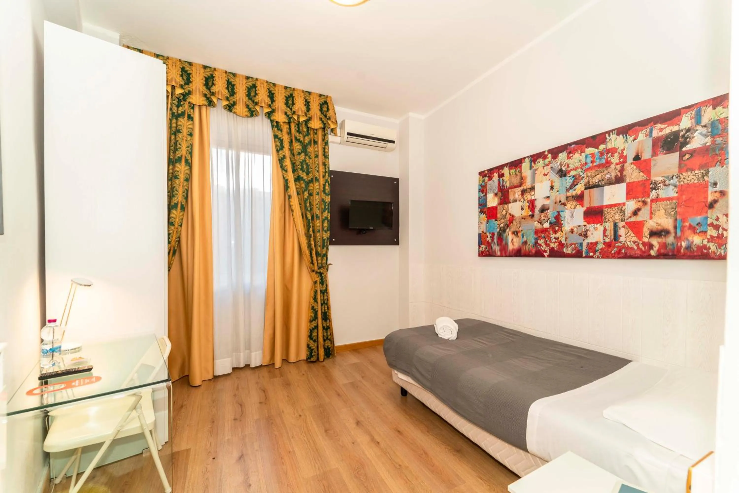 Bed in Hotel Cristallo Torino