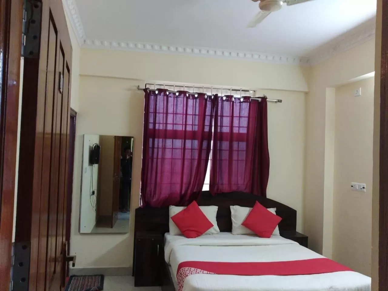 Bedroom in Srinivasa Residency