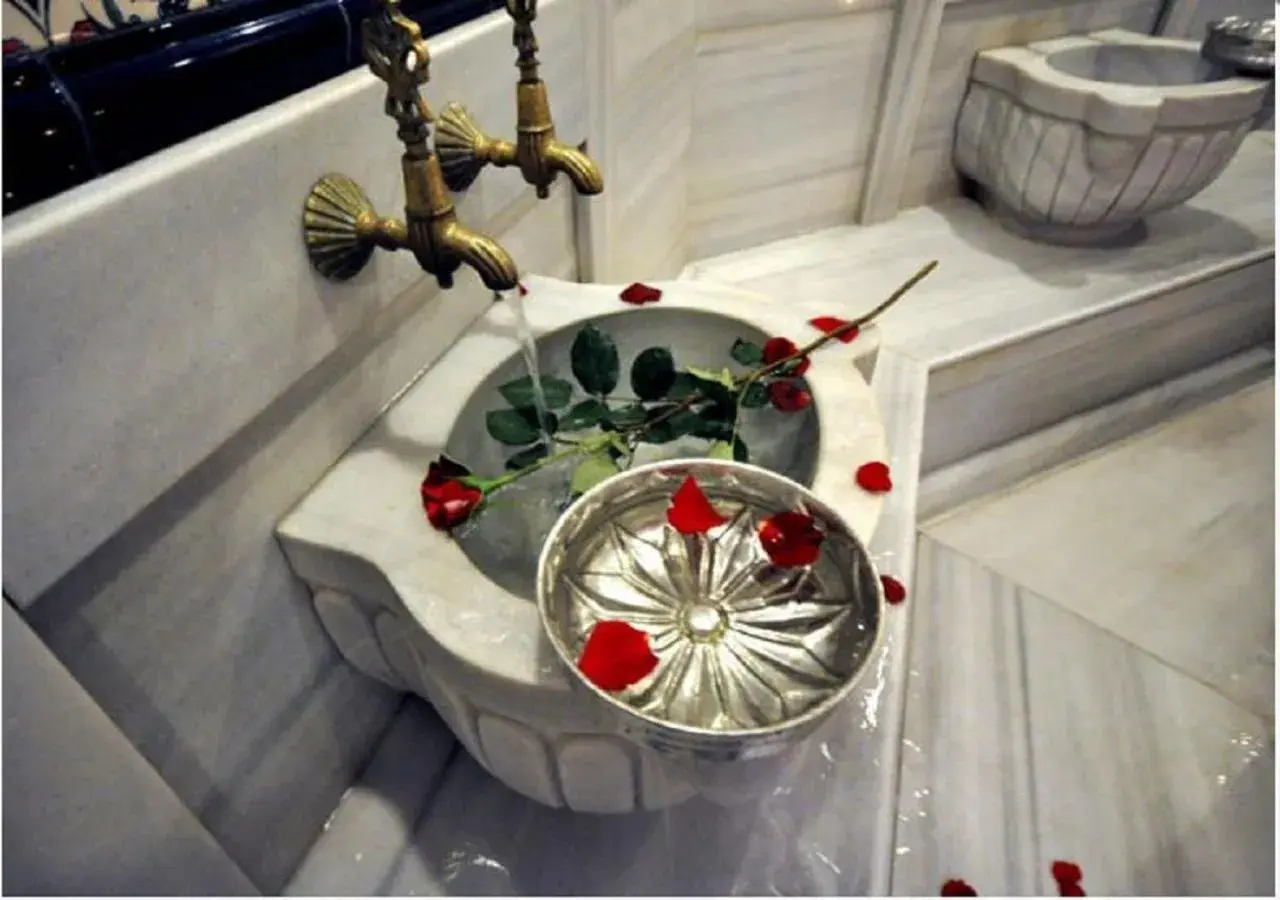 Spa and wellness centre/facilities, Bathroom in Bilek Istanbul Hotel