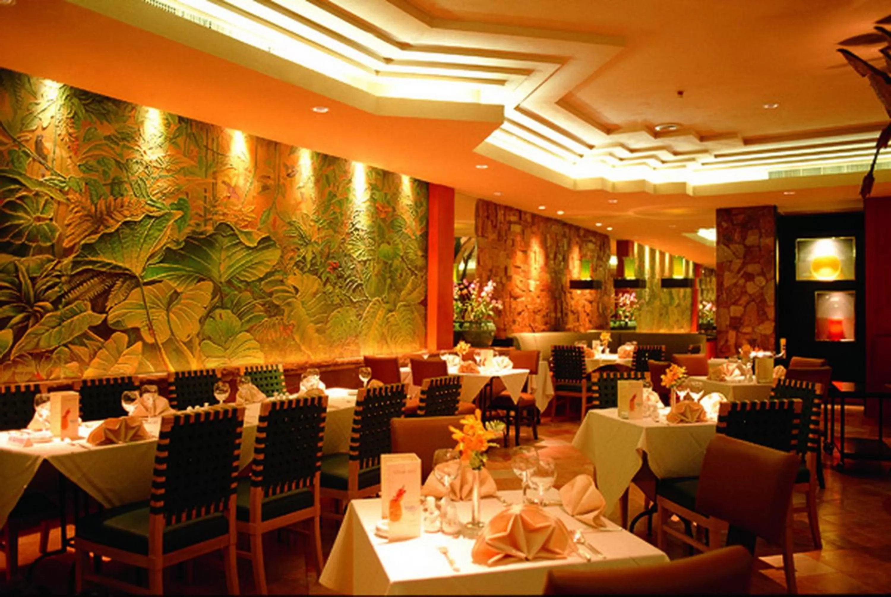 Restaurant/places to eat in Indra Regent Hotel