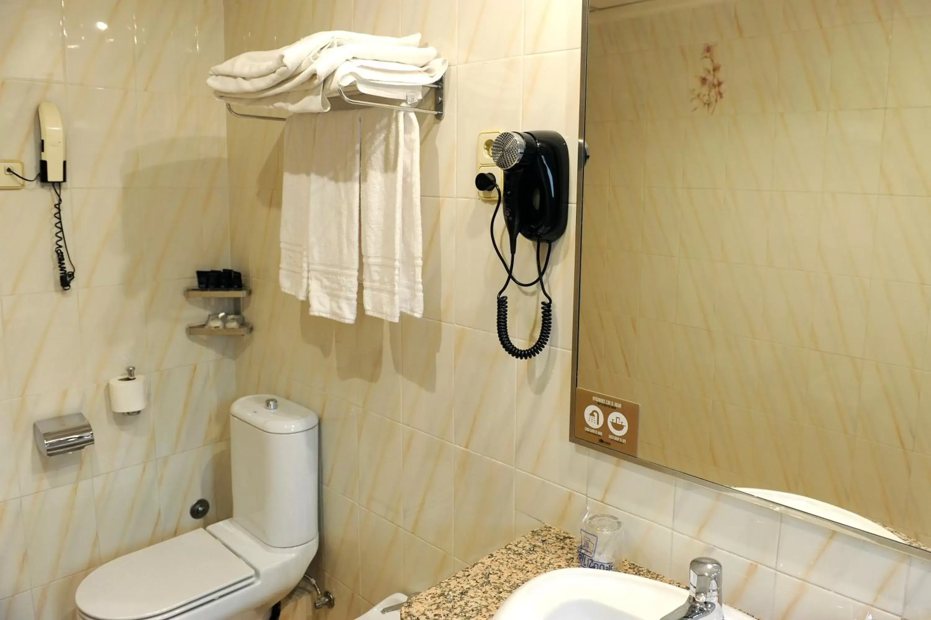 Toilet, Bathroom in Hotel El Churra