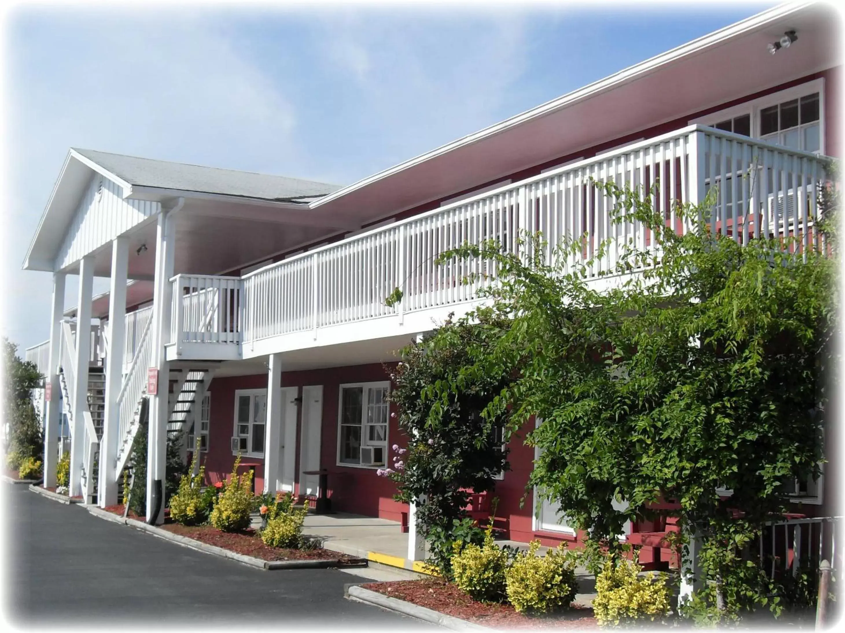 Property Building in The Burgundy Inn Hotel and Apartments