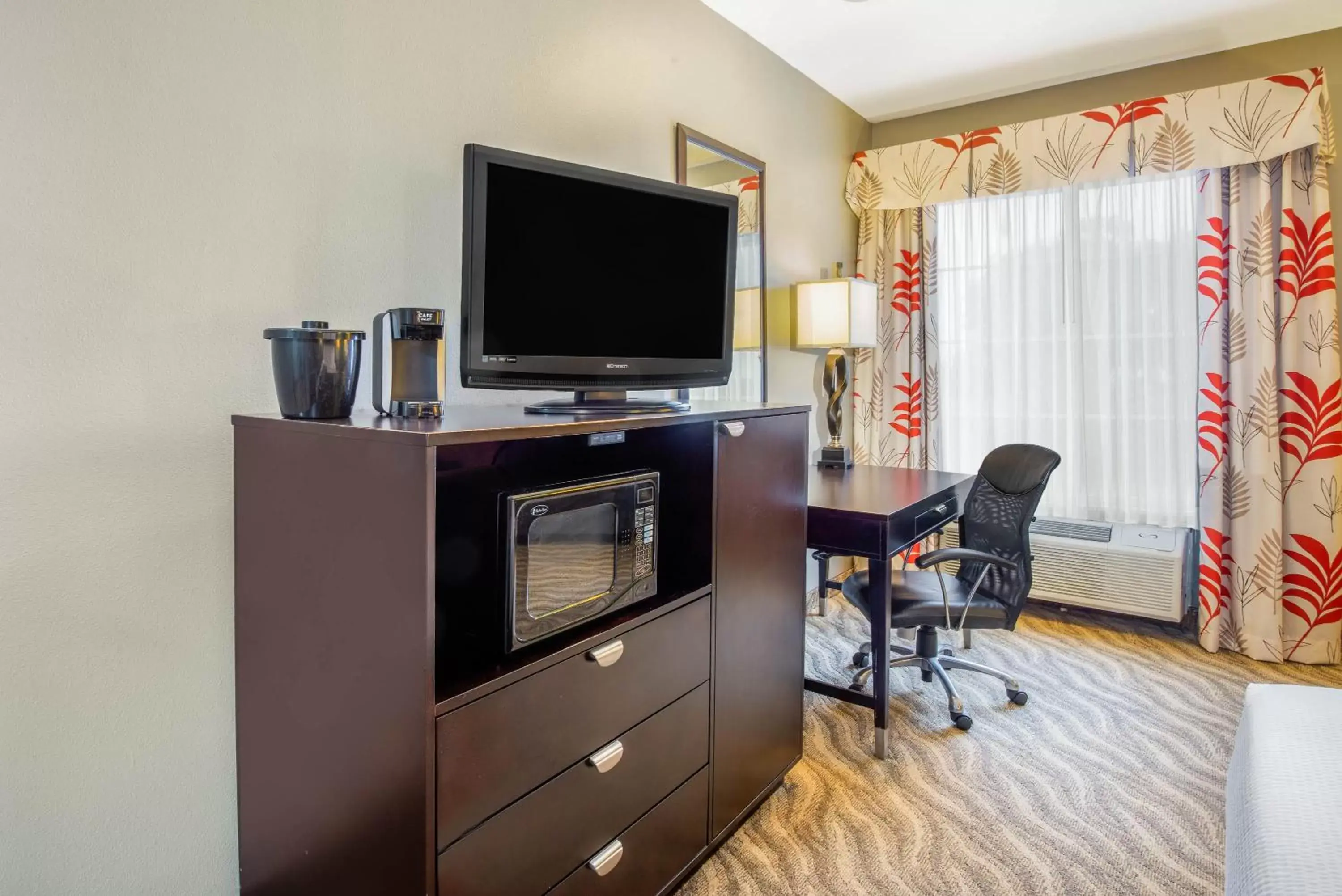 TV and multimedia, TV/Entertainment Center in La Quinta by Wyndham Glen Rose