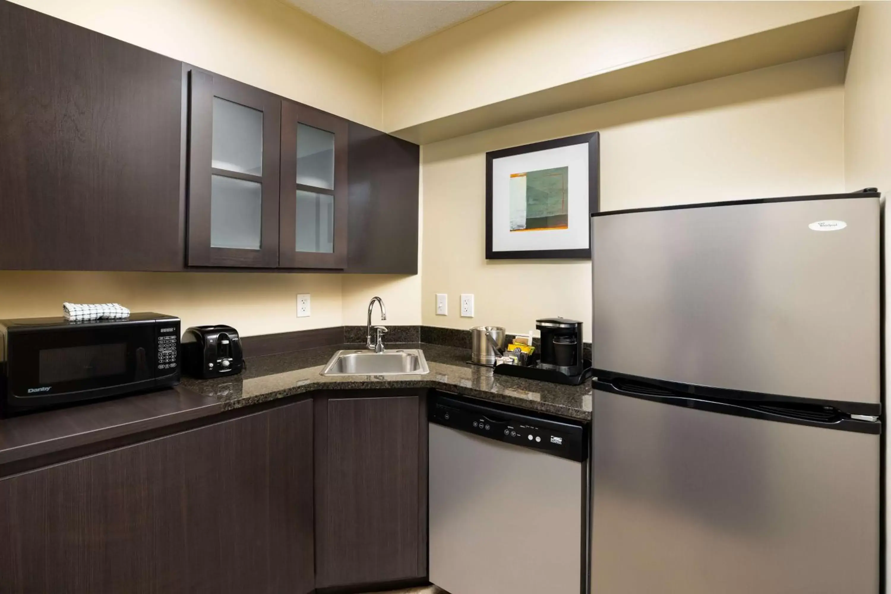 Kitchen or kitchenette, Kitchen/Kitchenette in DoubleTree Suites by Hilton Hotel Austin