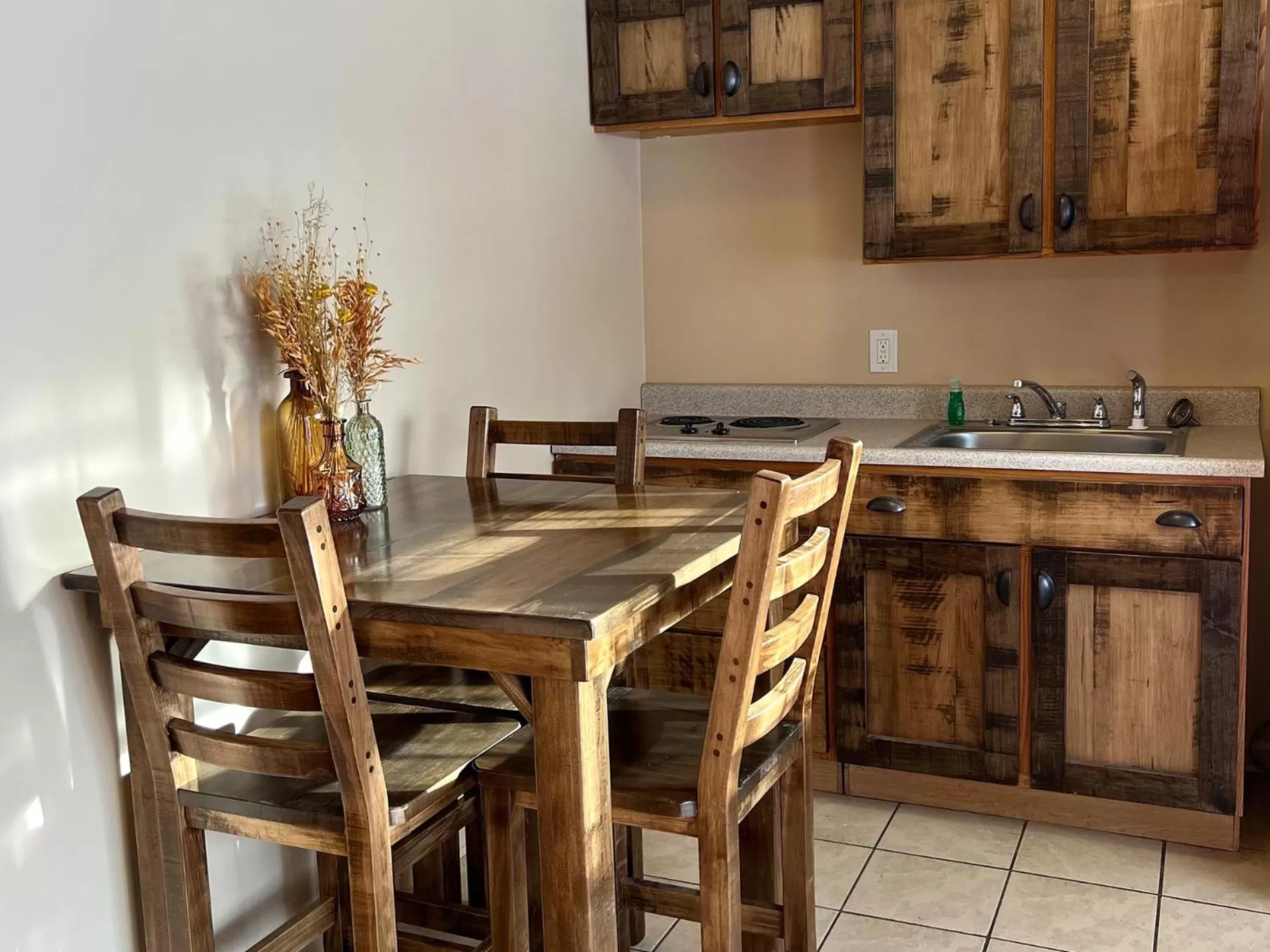 Property building, Kitchen/Kitchenette in Bayside Resort, Lake George NY