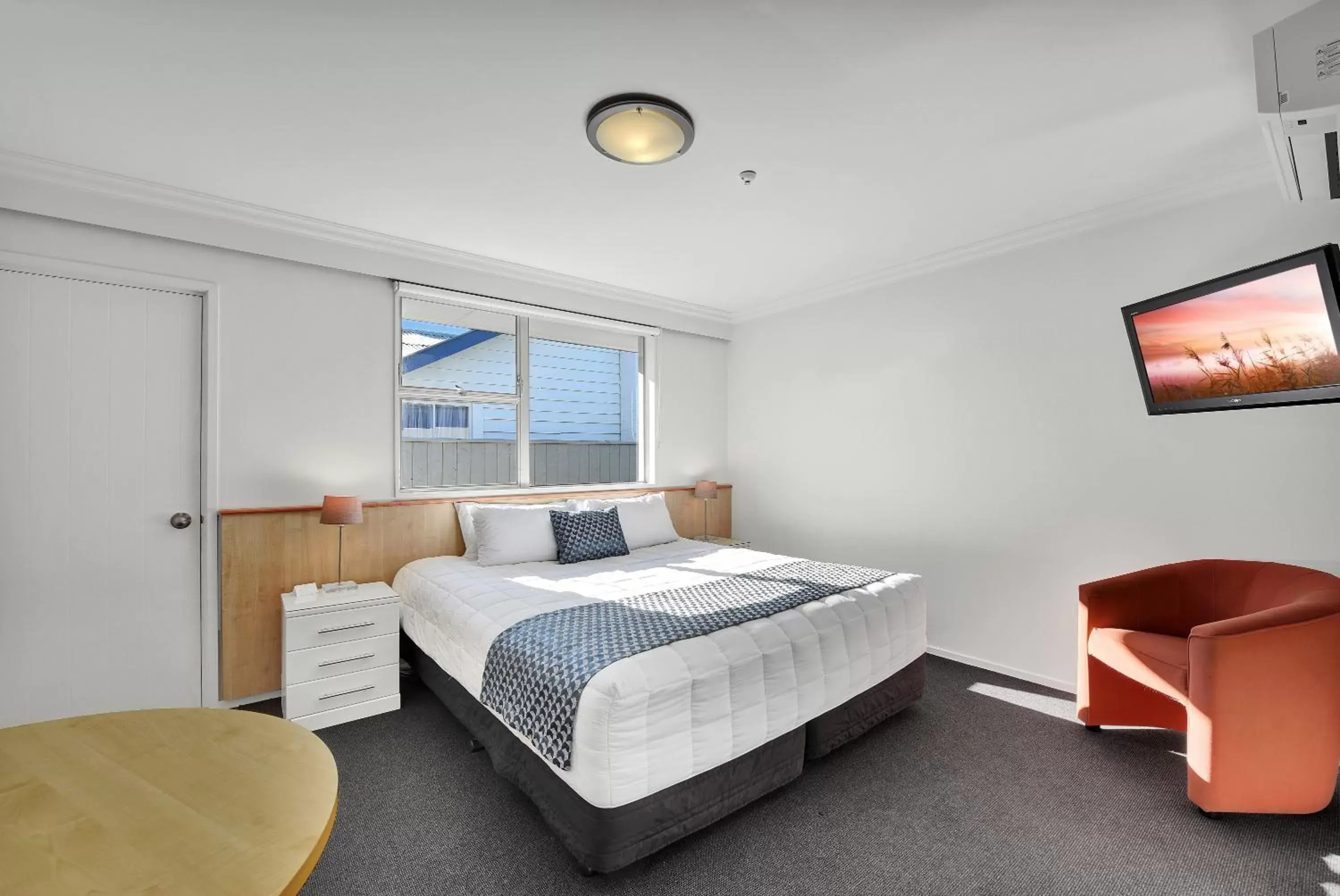 Property building, Bed in The Hotel Nelson Property building, Bed in The Hotel Nelson