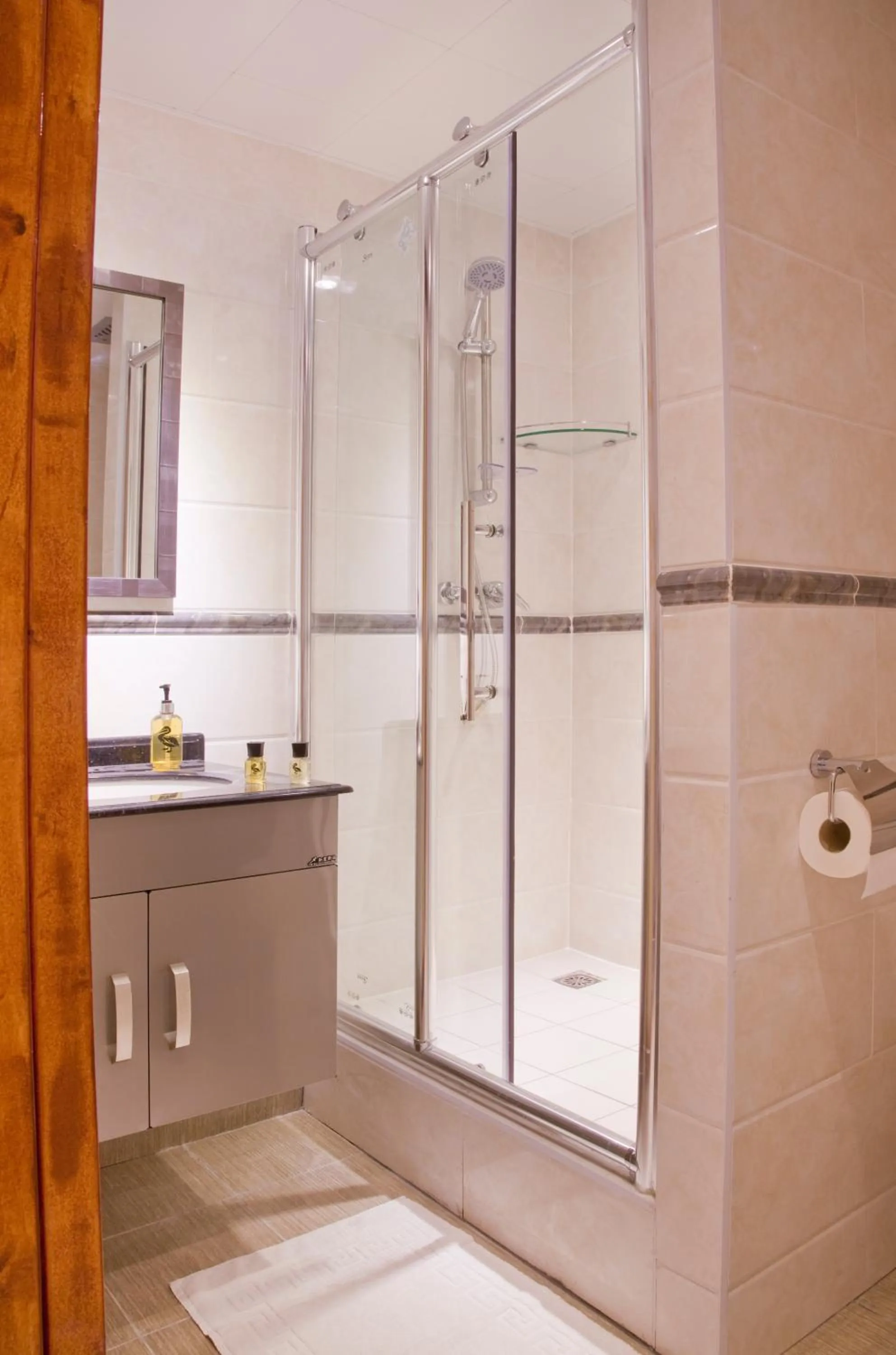 Bathroom in City Inn Russell Square