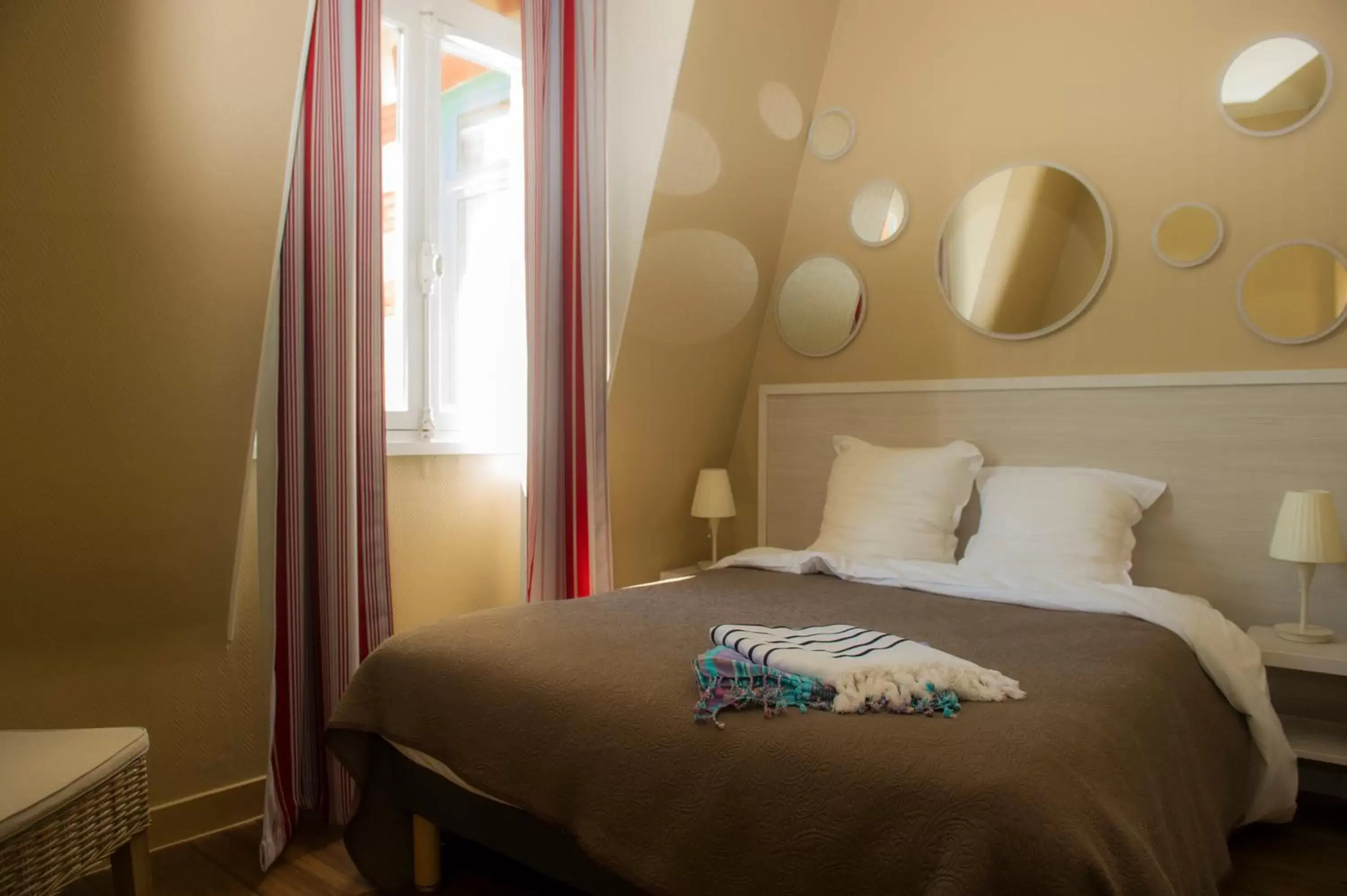 Bedroom, Bed in Résidence de Tourisme Vacances Bleues Villa Regina