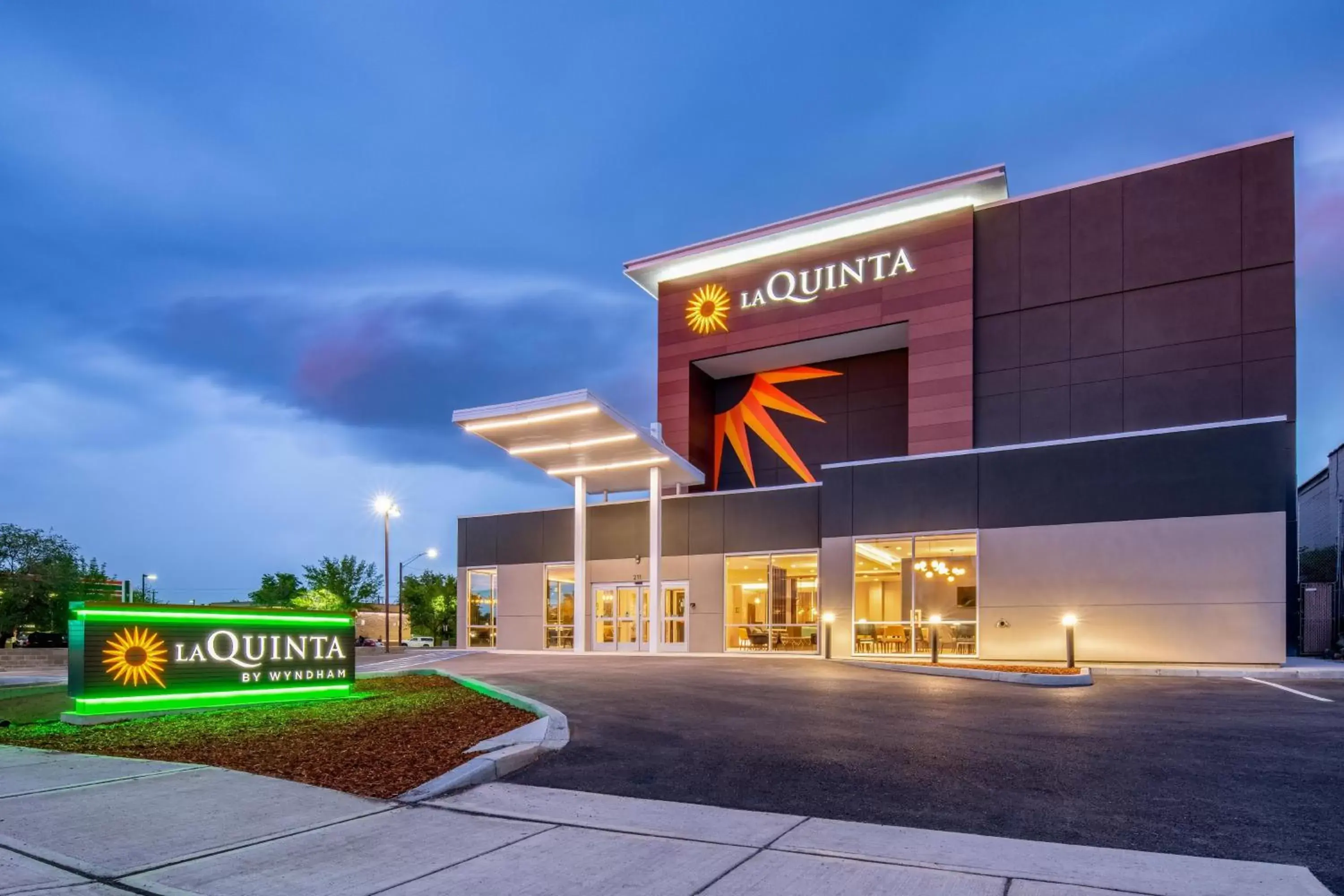 Facade/entrance, Property Building in La Quinta Inn & Suites by Wyndham Spokane Downtown