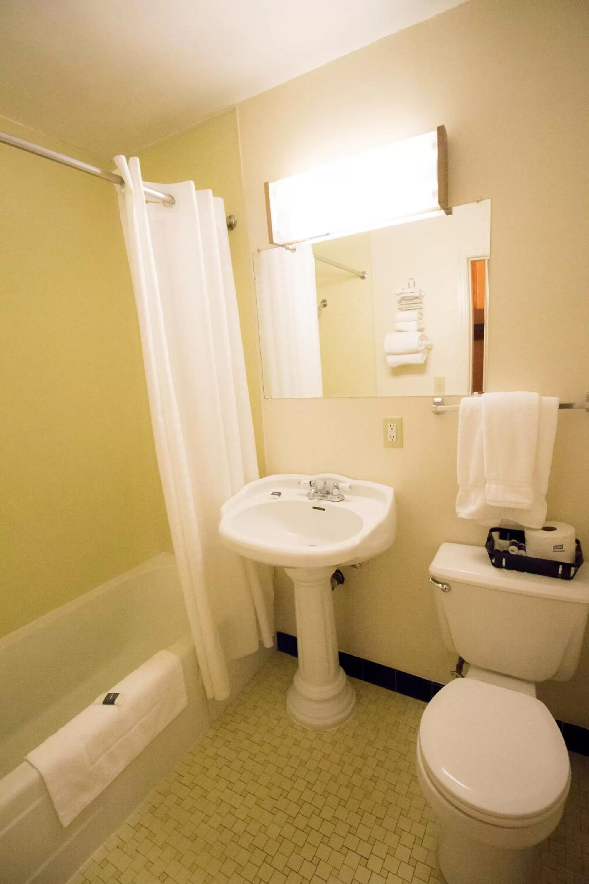 Bathroom in Colter's Lodge