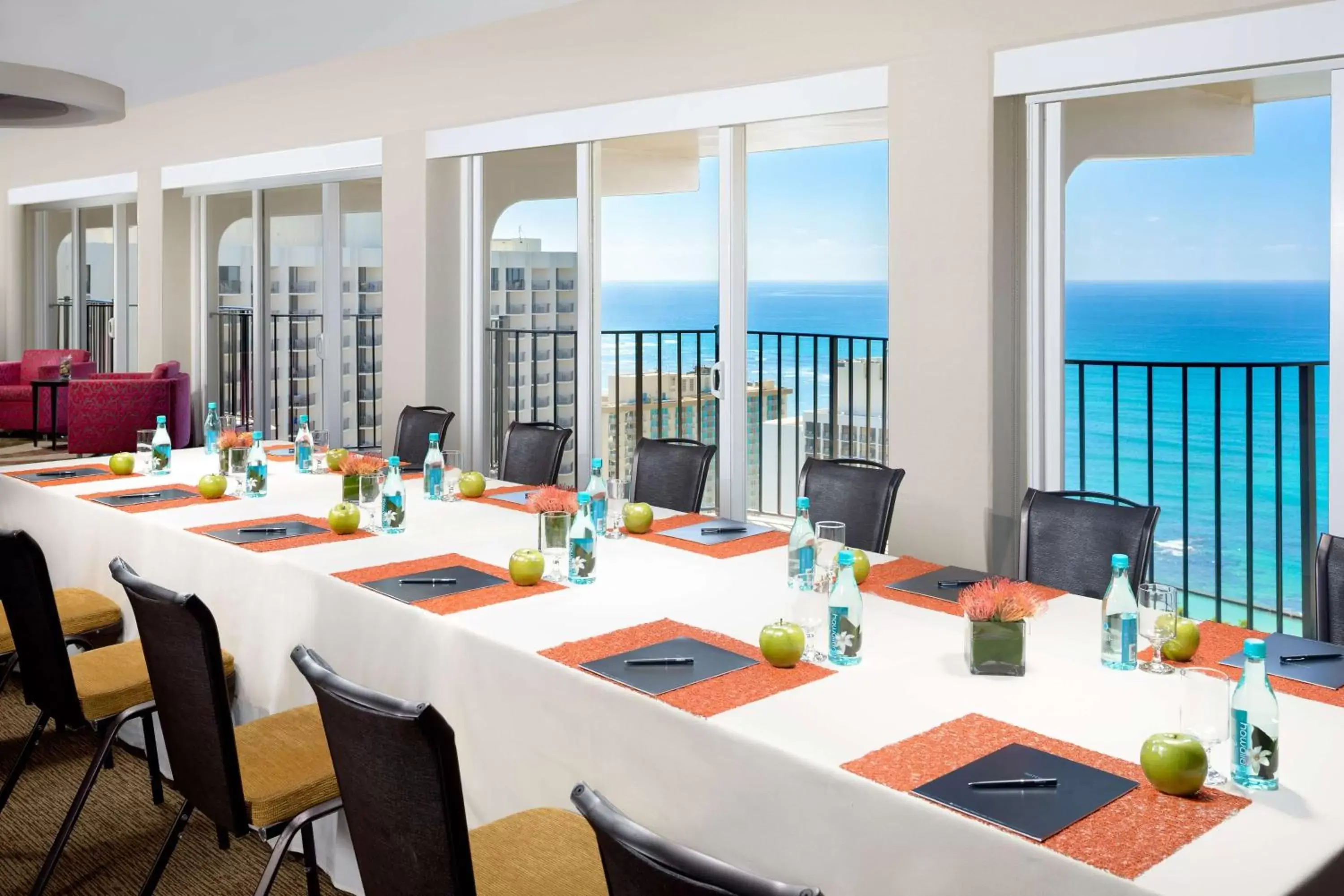 Meeting/conference room in Hilton Waikiki Beach