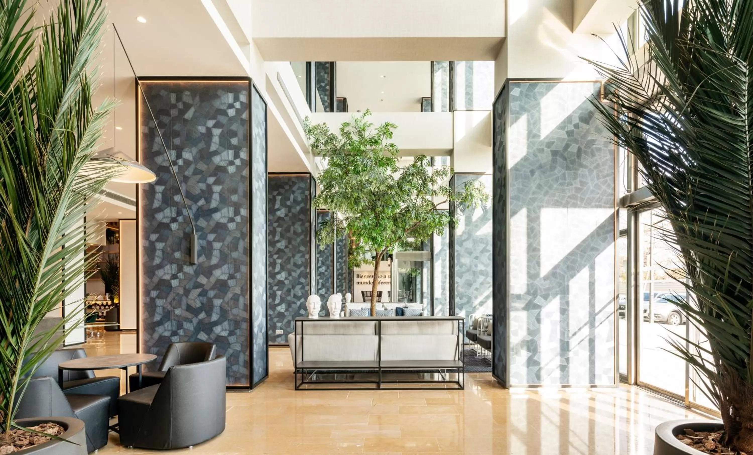 Lobby or reception in Ilunion Valencia 4