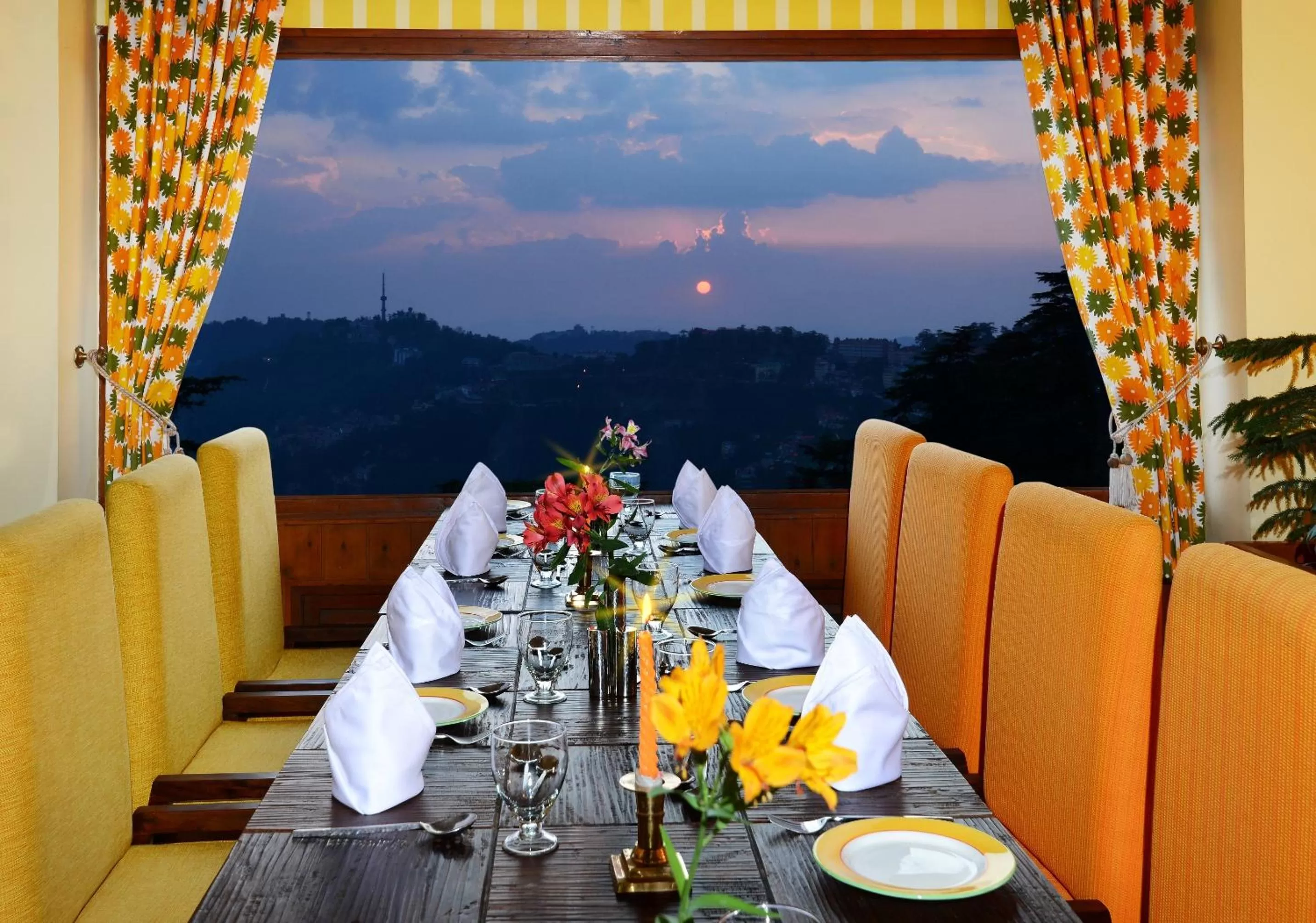 Restaurant/places to eat in Honeymoon Inn Shimla