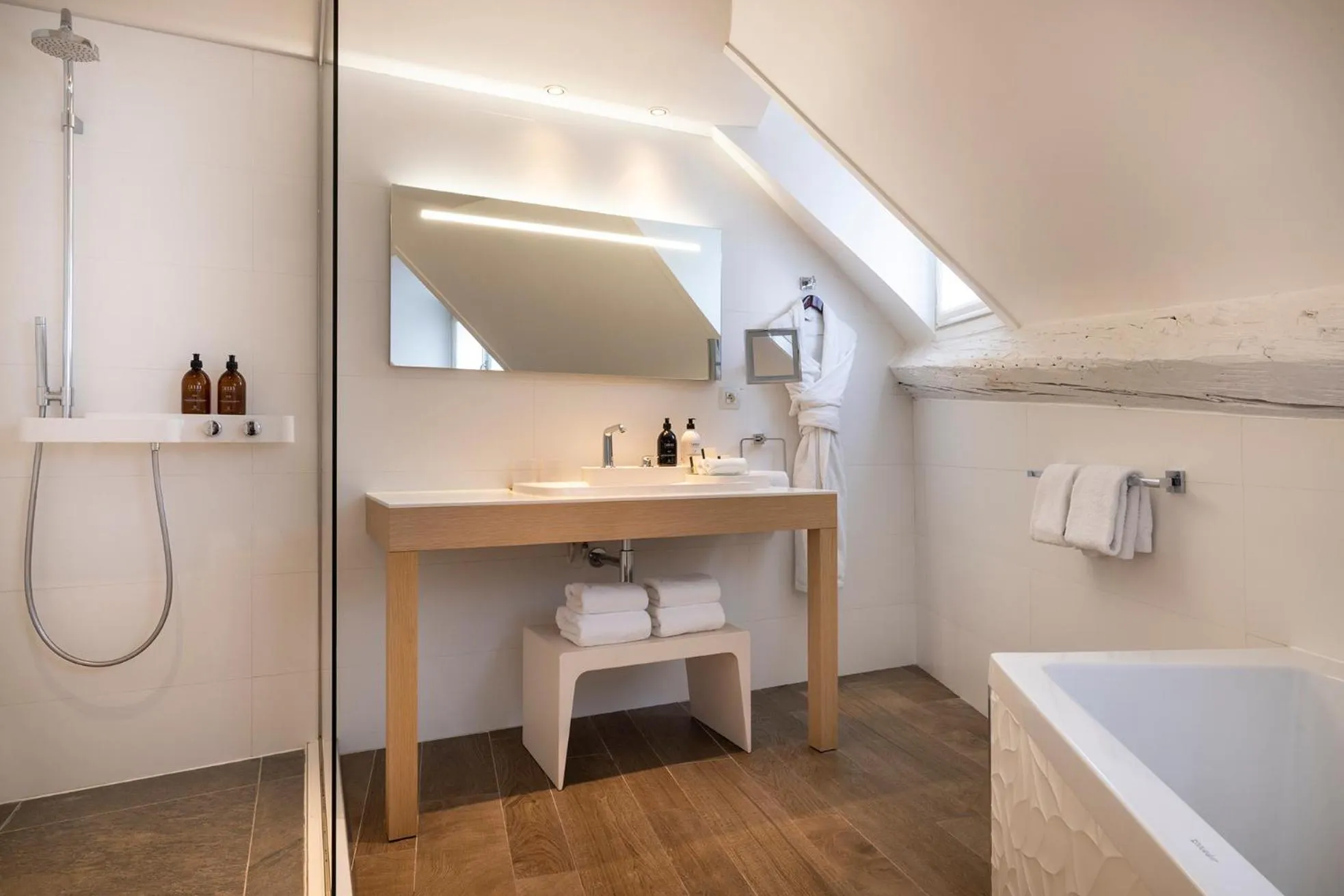 Shower in Hotel Chavanel