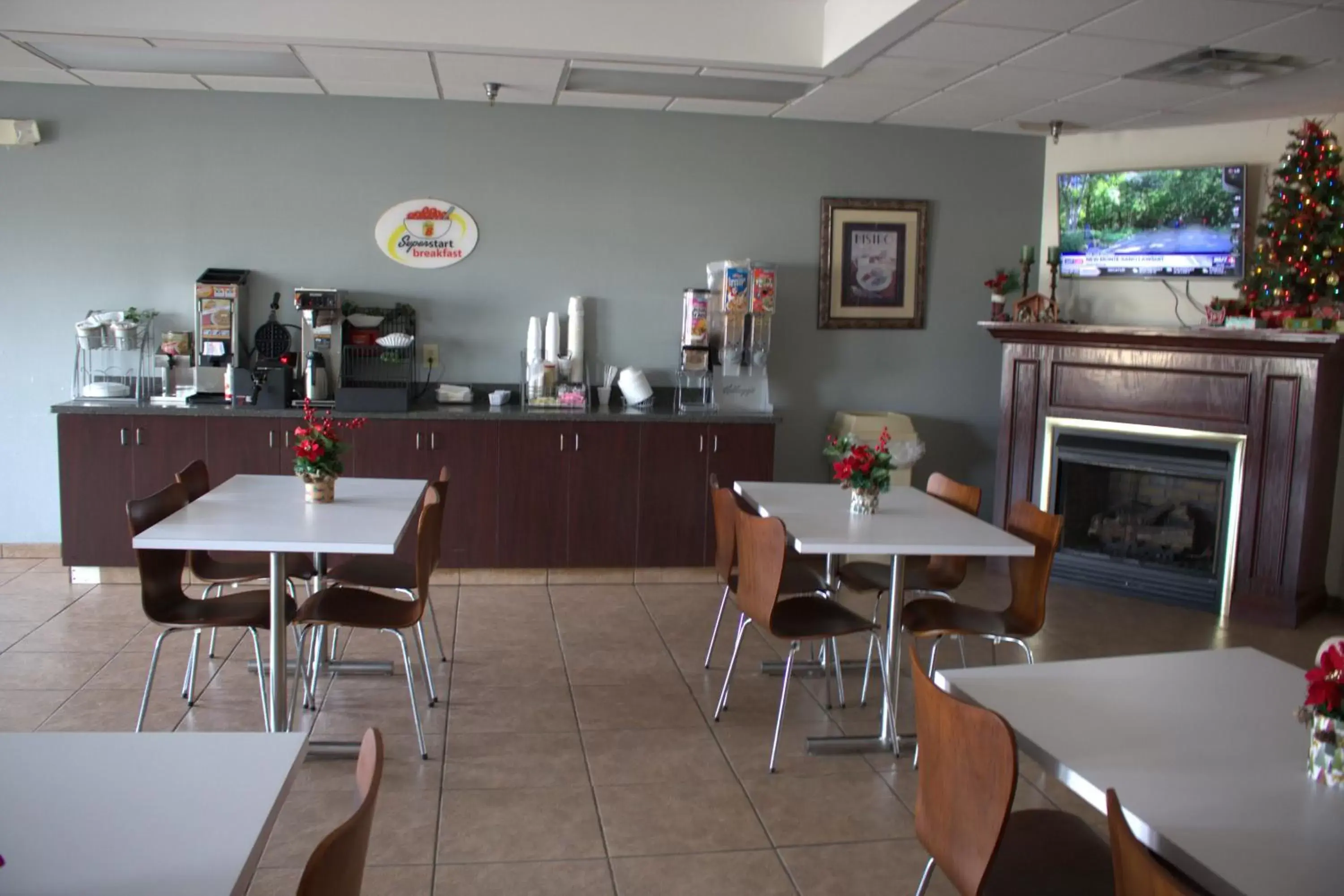 Breakfast, Restaurant/Places to Eat in Super 8 by Wyndham Rainsville