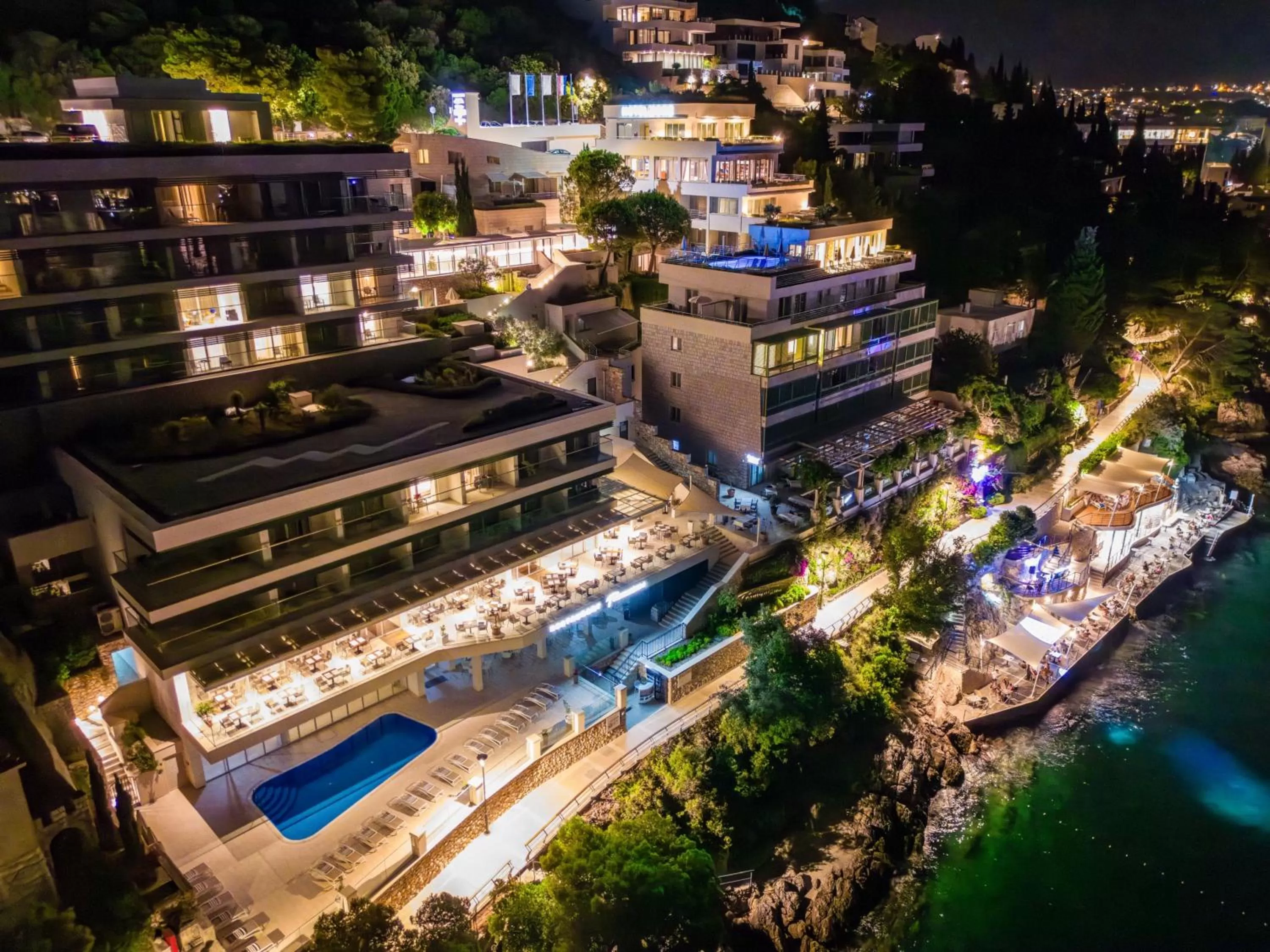 Property building in Hotel More