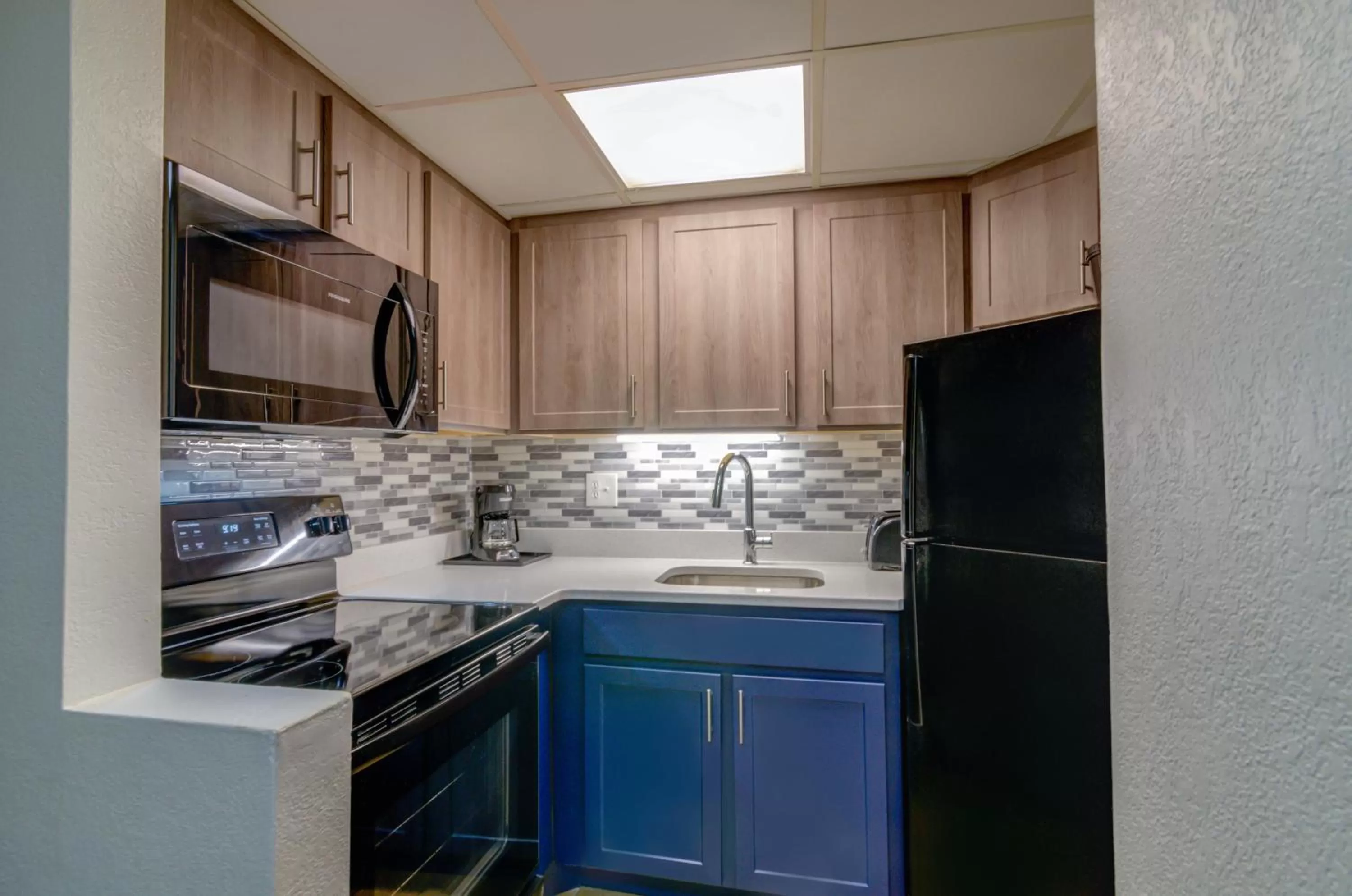 kitchen in Captain's Quarters Resort