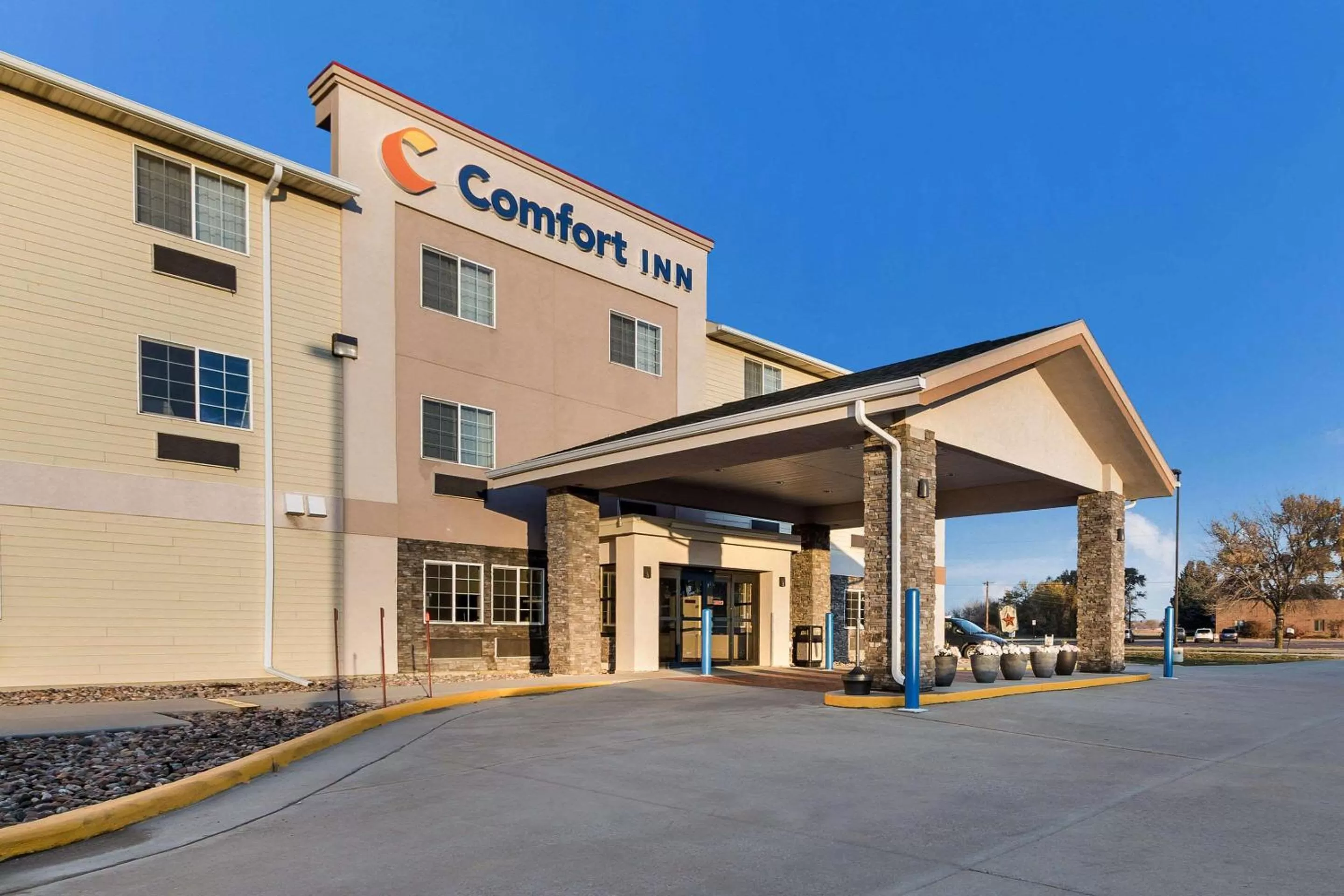 Property building in Comfort Inn Yankton SD