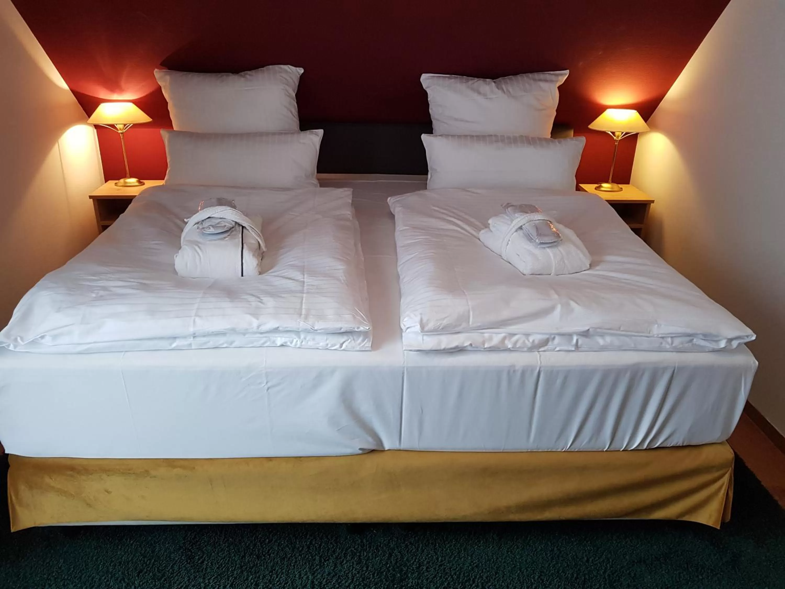 Bedroom, Bed in Dreiklang Business & Spa Resort