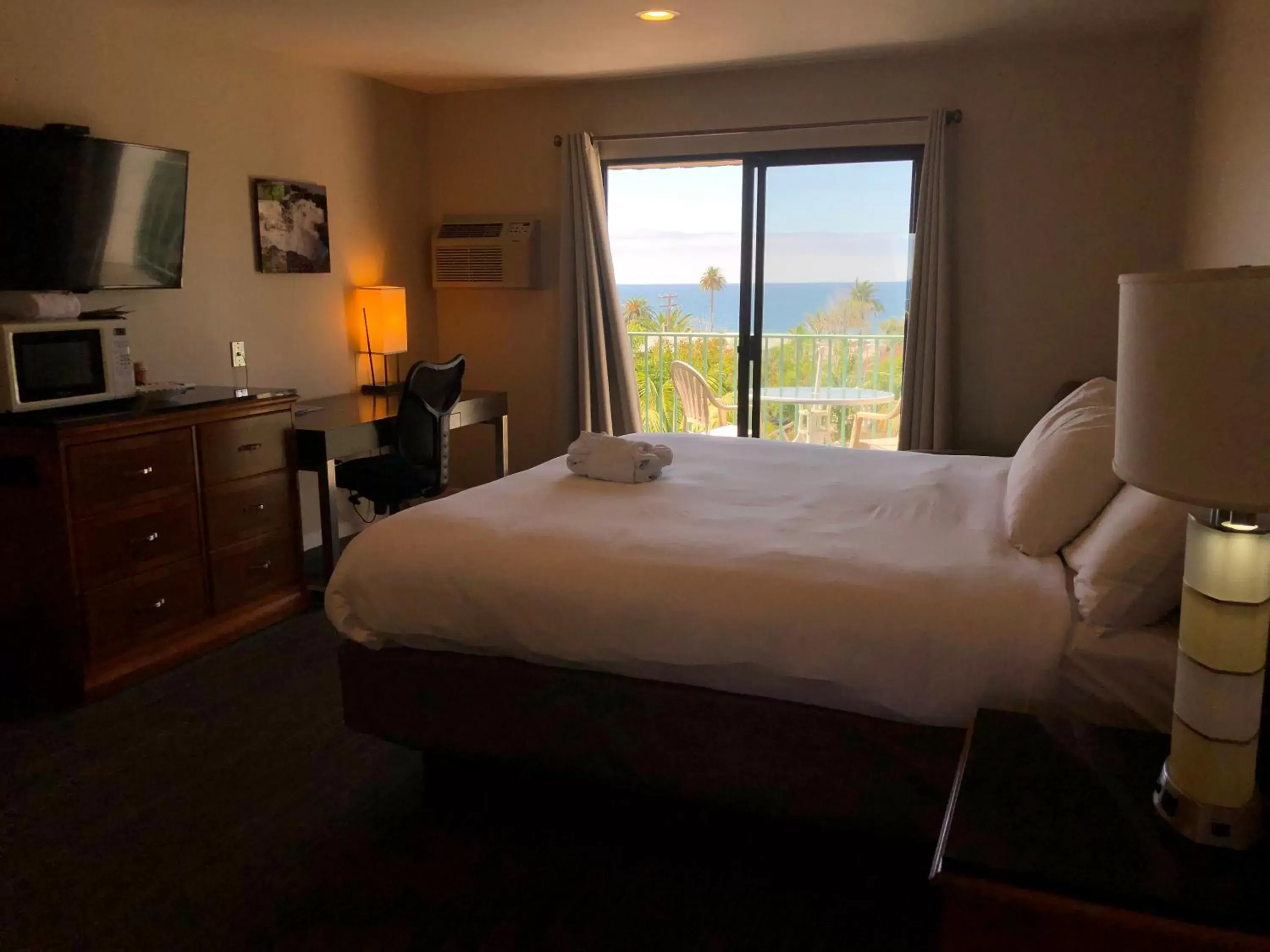 Bed in Moonlight Beach Motel Bed in Moonlight Beach Motel