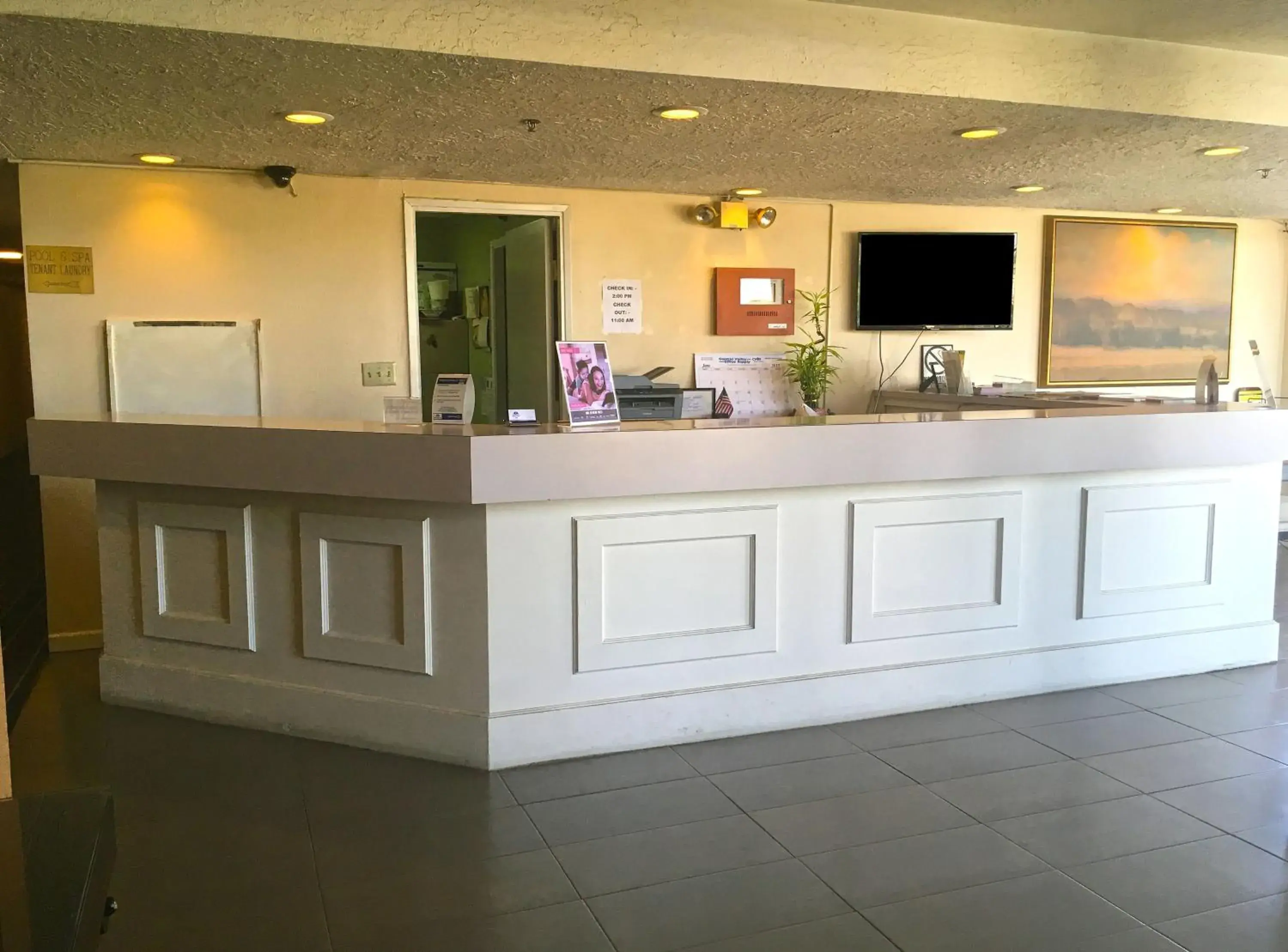 Lobby/Reception in Studio 6 Suites Delano, CA