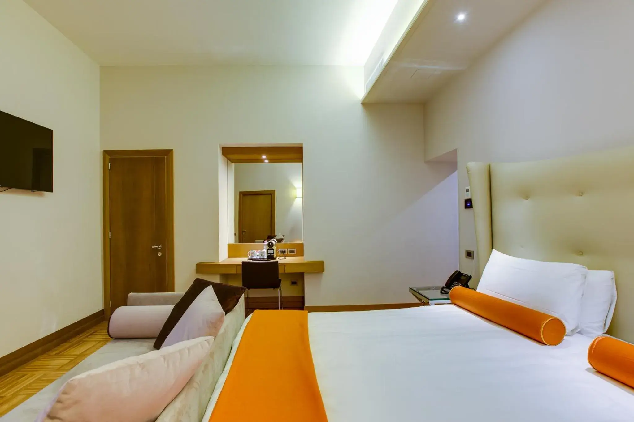 TV and multimedia, Bed in Solo Experience Hotel