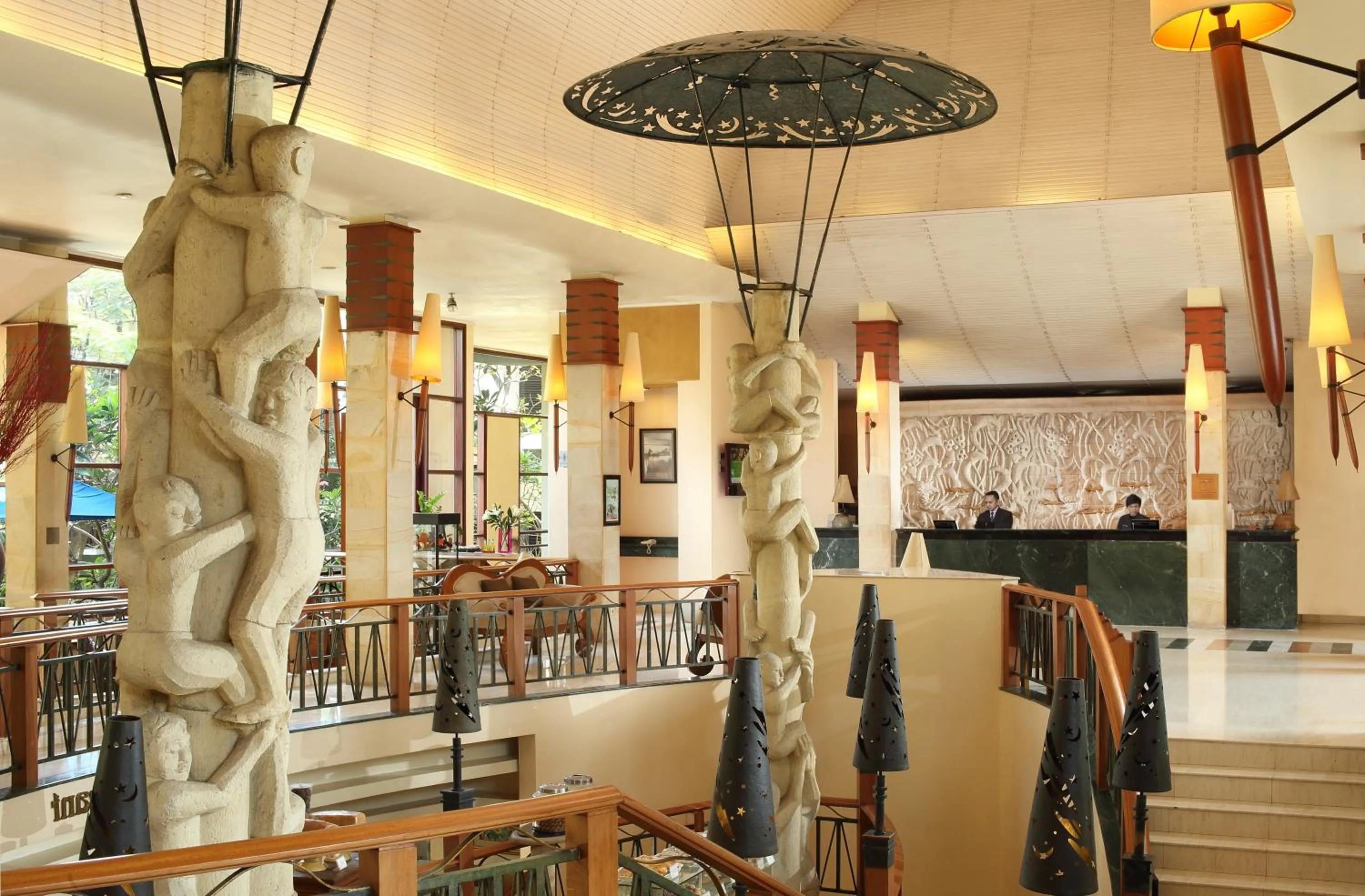 Restaurant/Places to Eat in Novotel Surabaya Hotel