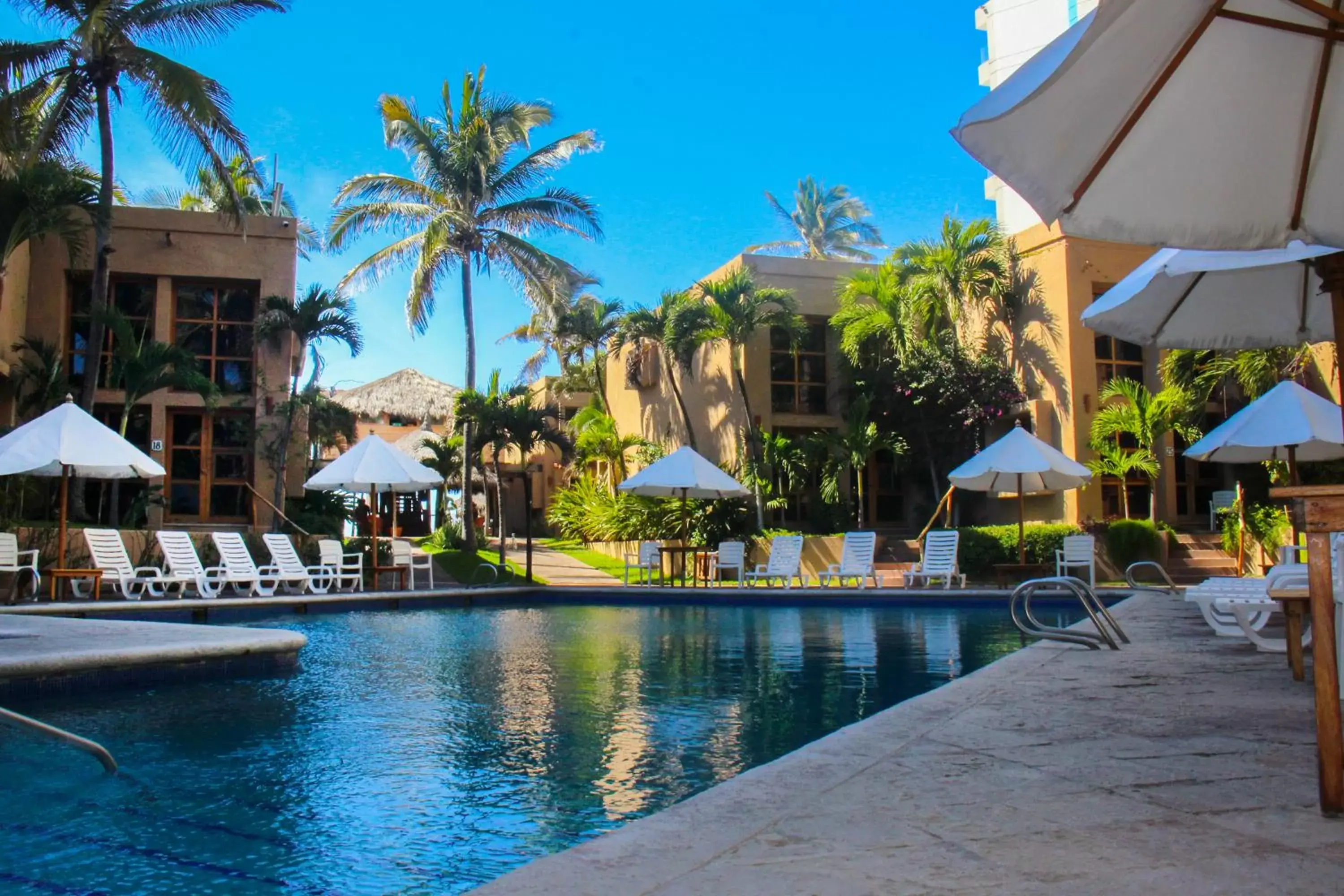 Swimming Pool in Villas El Rancho Green Resort