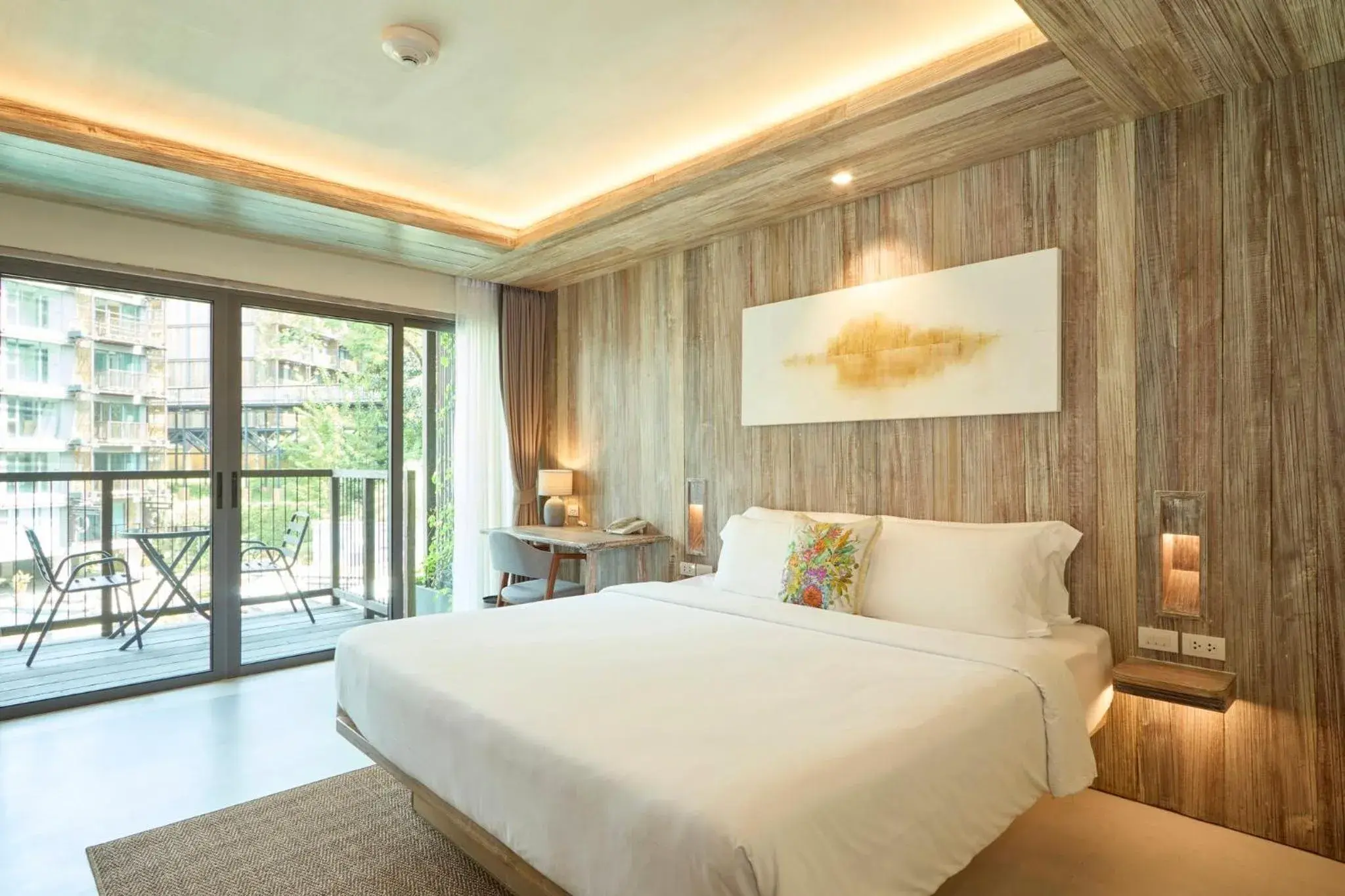 Photo of the whole room, Bed in Dinso Resort & Villas Phuket an IHG Hotel