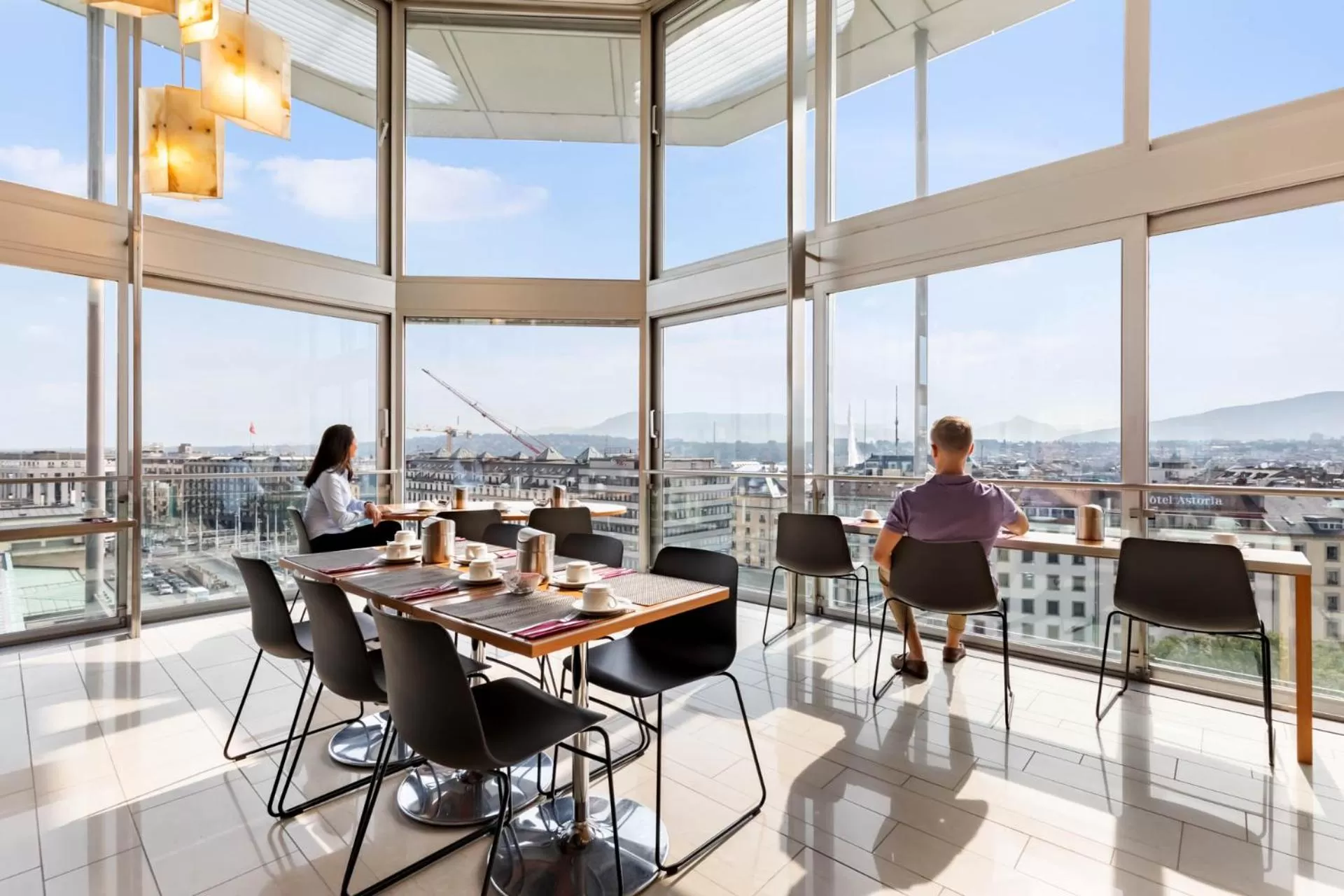 Restaurant/places to eat in Hotel Cornavin