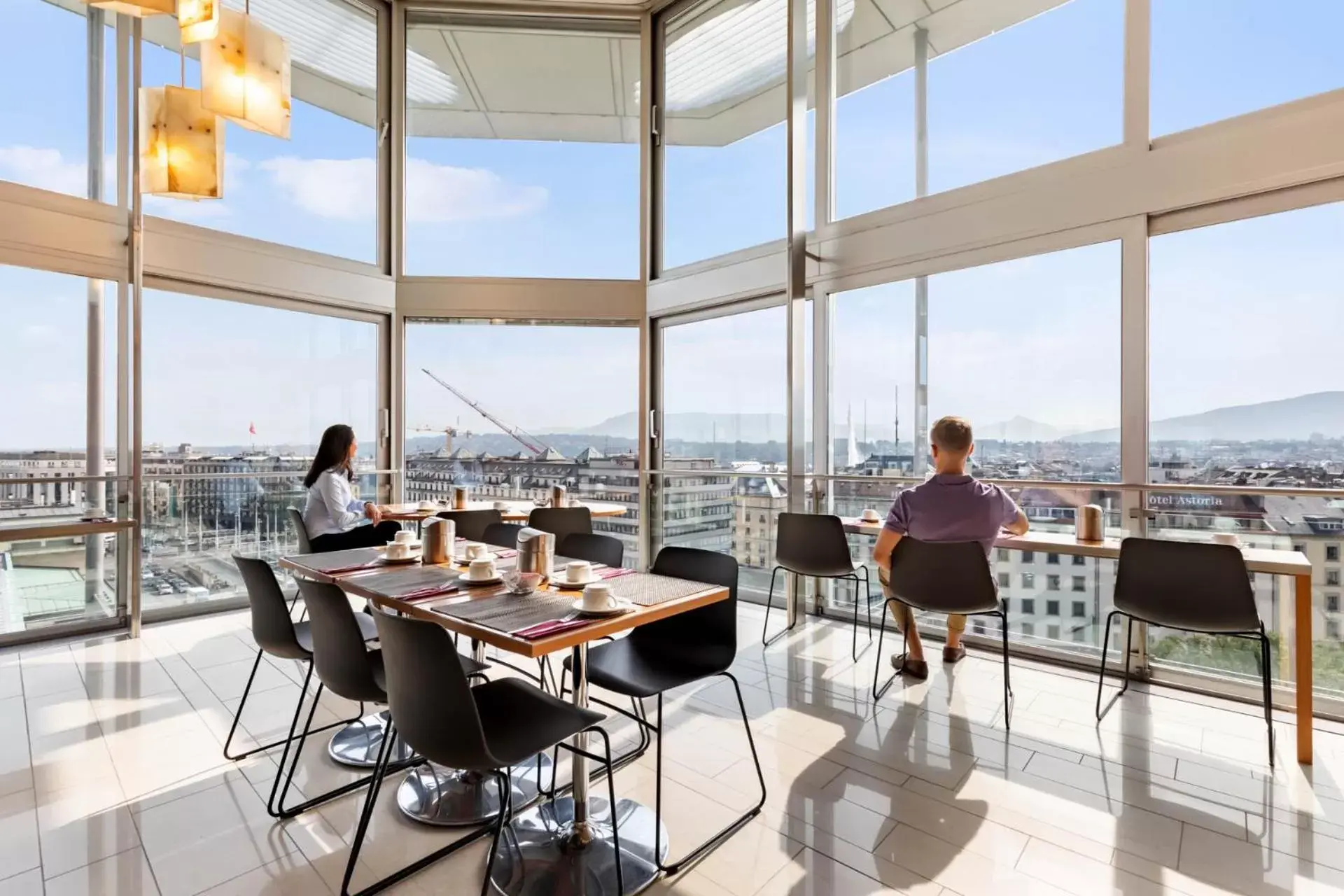 Restaurant/places to eat in Hotel Cornavin Restaurant/places to eat in Hotel Cornavin
