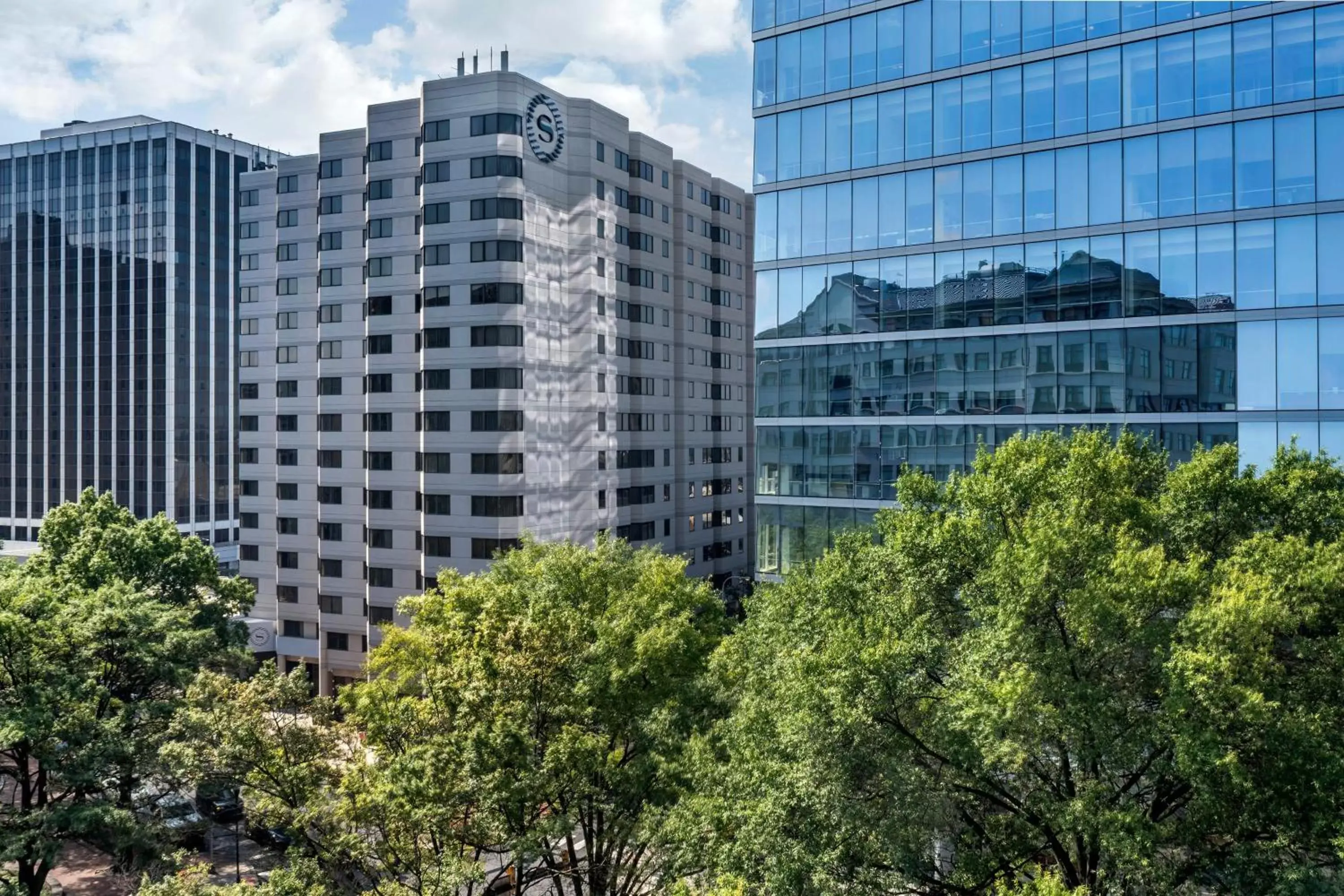 Property Building in Sheraton Suites Wilmington Downtown