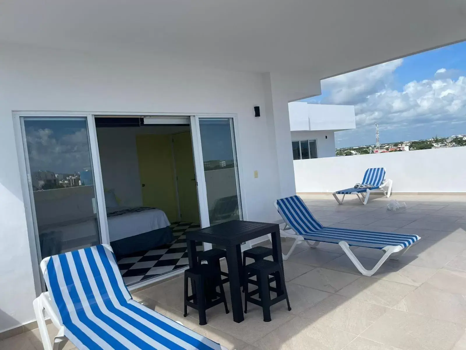 Balcony/Terrace in WINDAY HOTEL - Cerca 5a Avenida