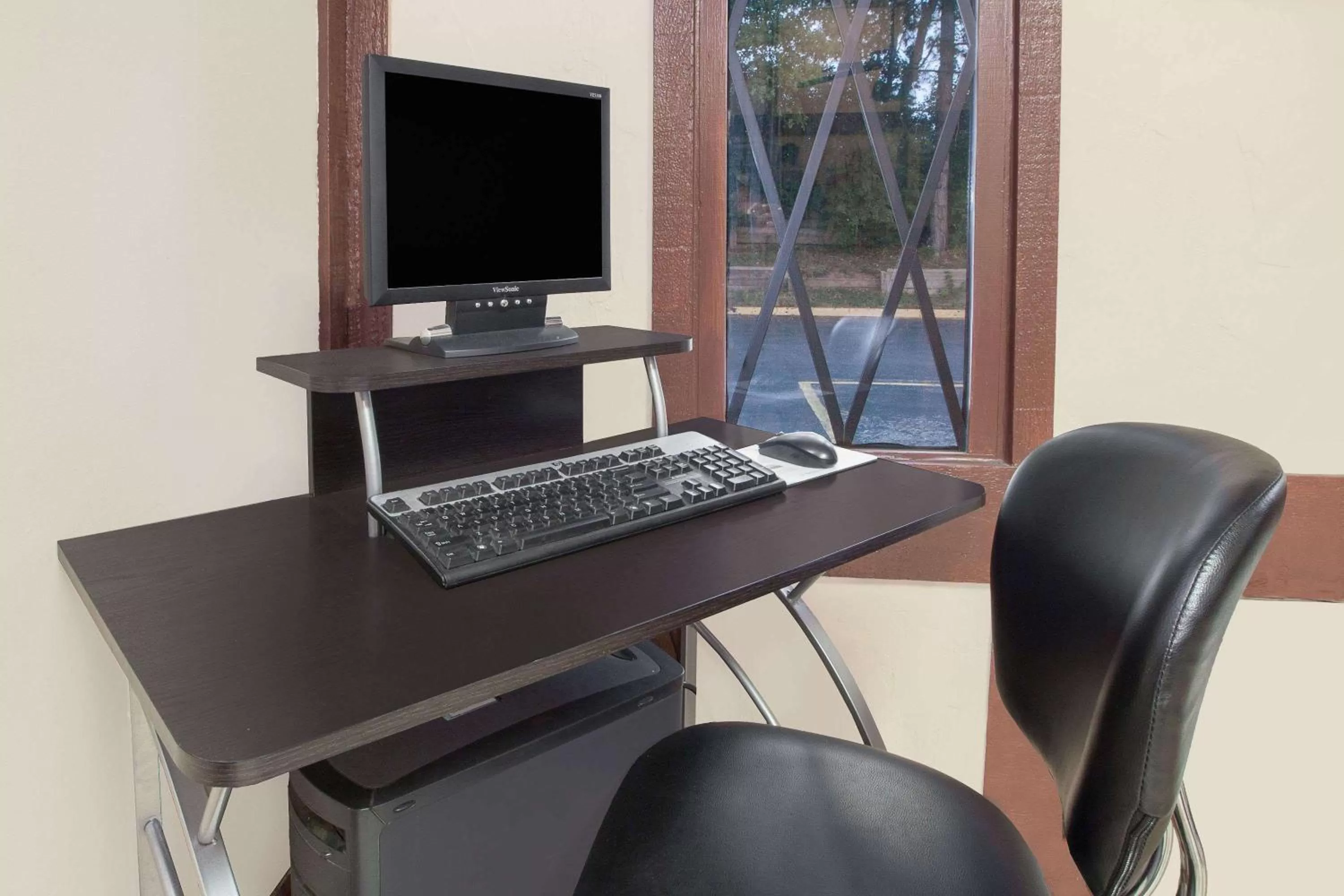 On site in Knights Inn - Battle Creek