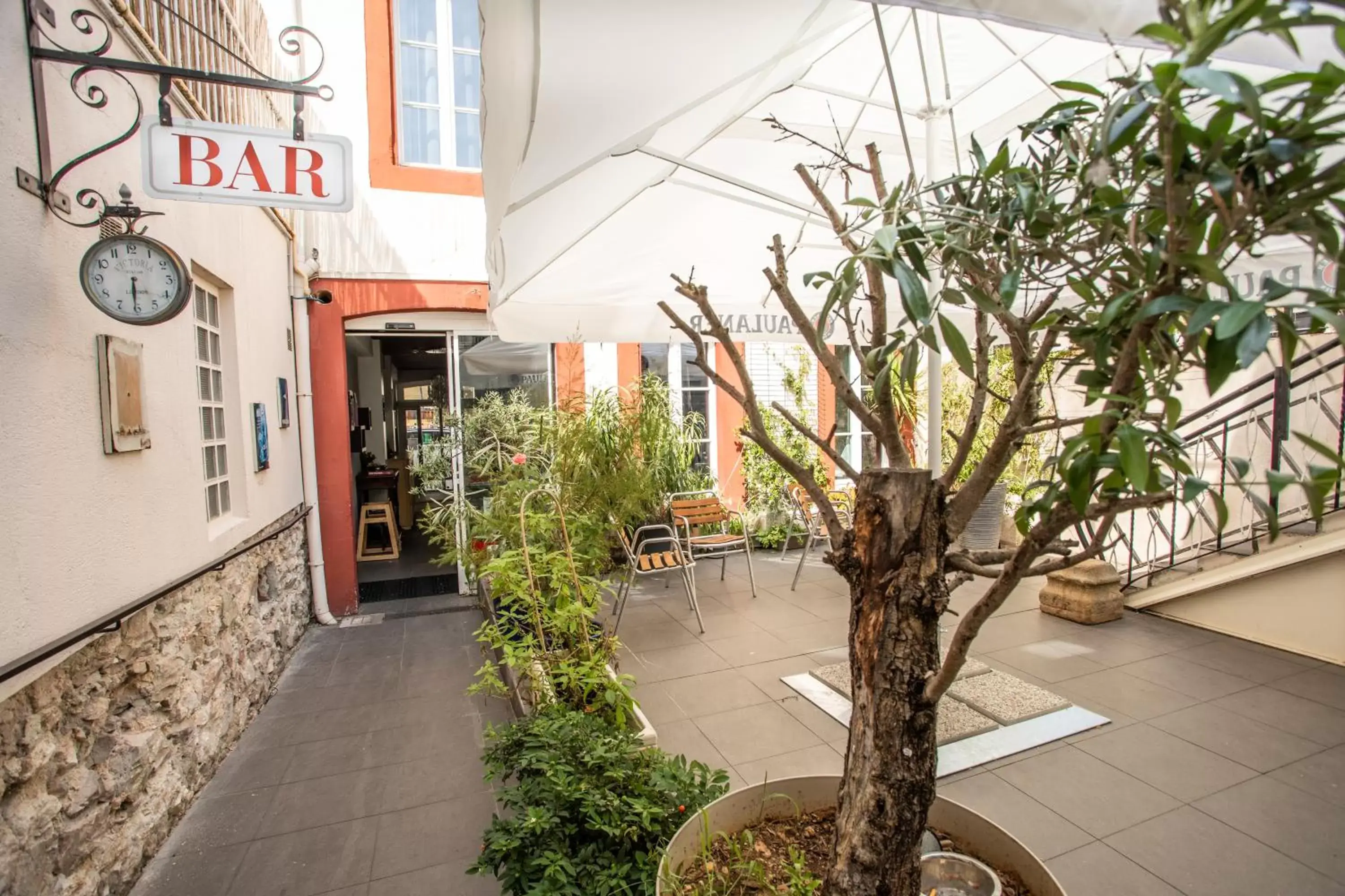 Garden, Property Building in Hôtel Brasserie du Parc