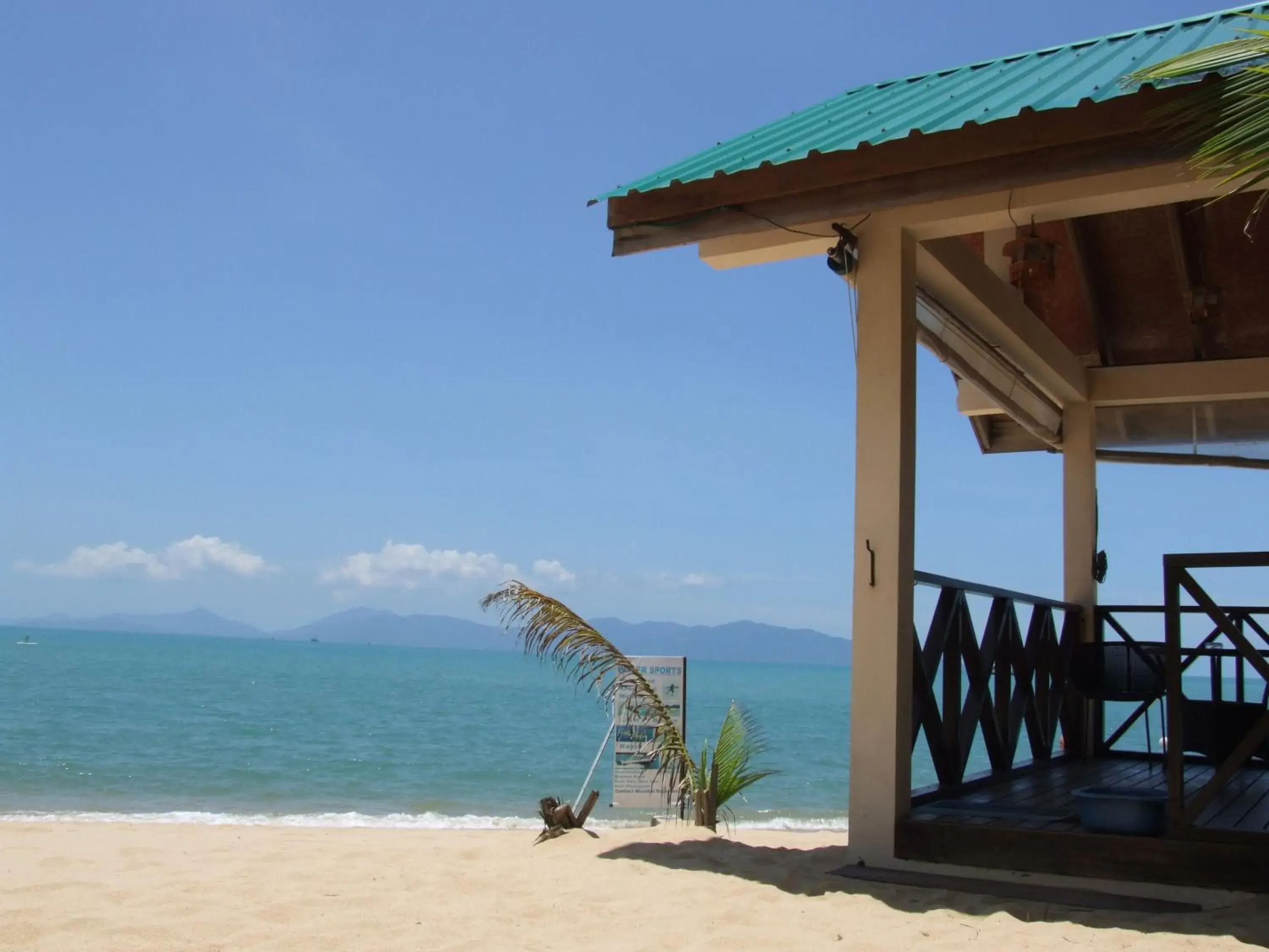 Balcony/Terrace, Beach in Moonhut Bungalows