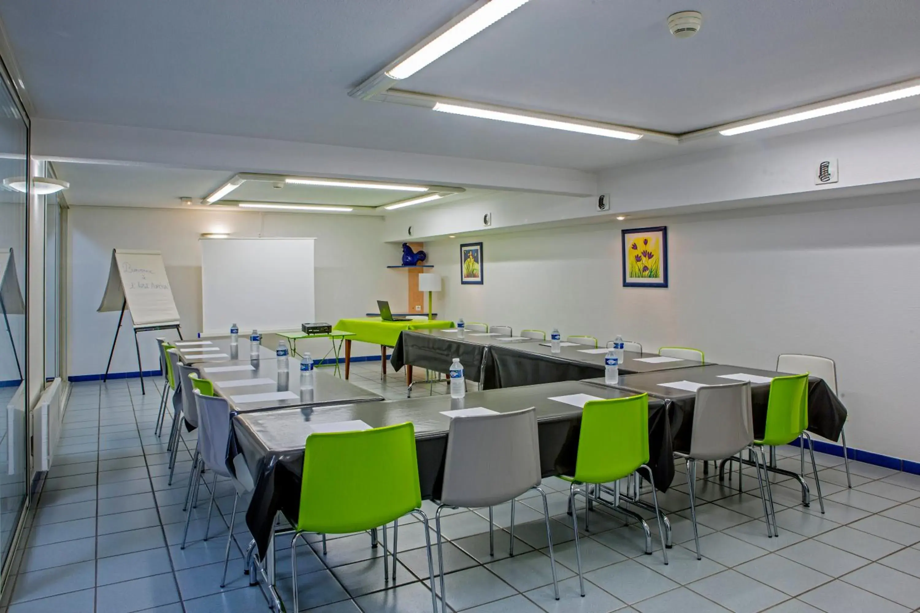 Meeting/conference room, Restaurant/Places to Eat in Hotel Aurena