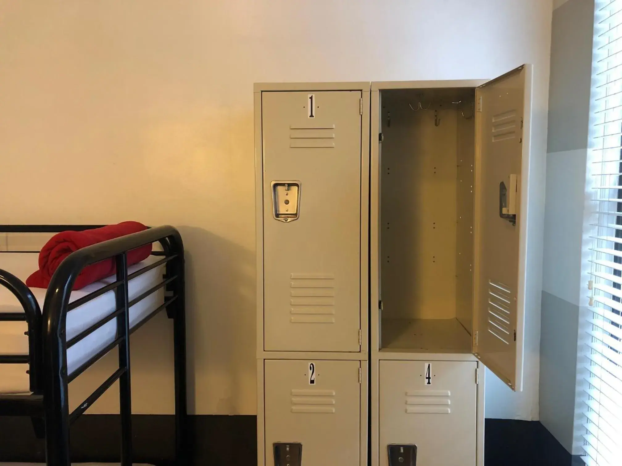 microwave, Bunk Bed in Chicago Getaway Hostel