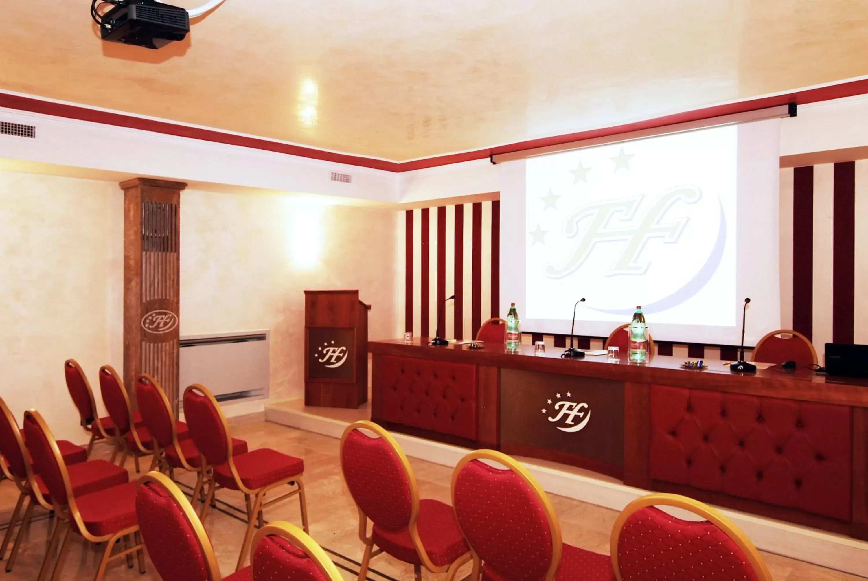 Business facilities in Fashion Hotel