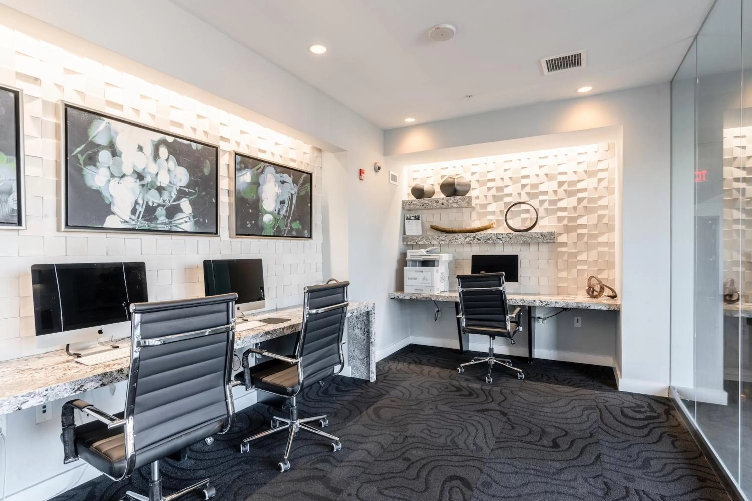 Business facilities in Kasa Alexandria Washington