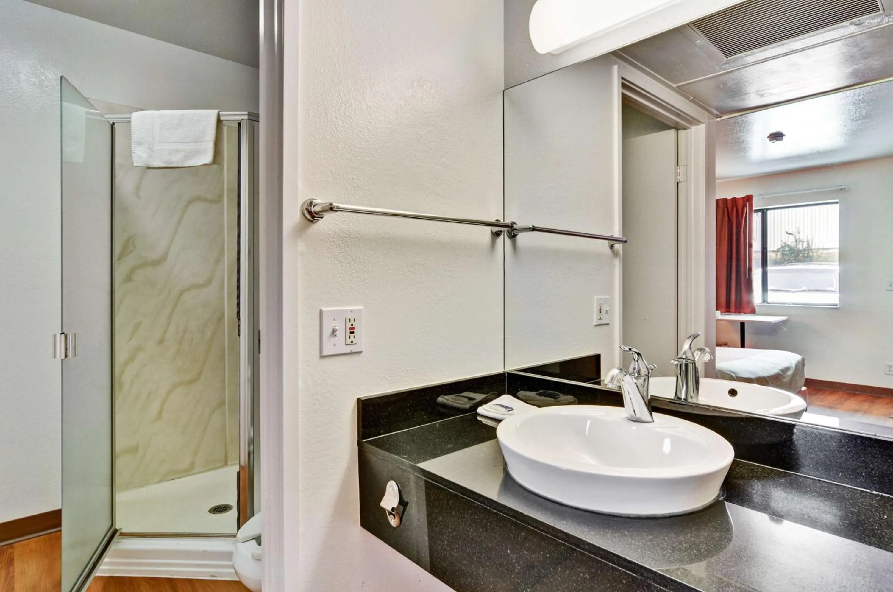 Bathroom in Motel 6-Pittsburgh, PA - Crafton