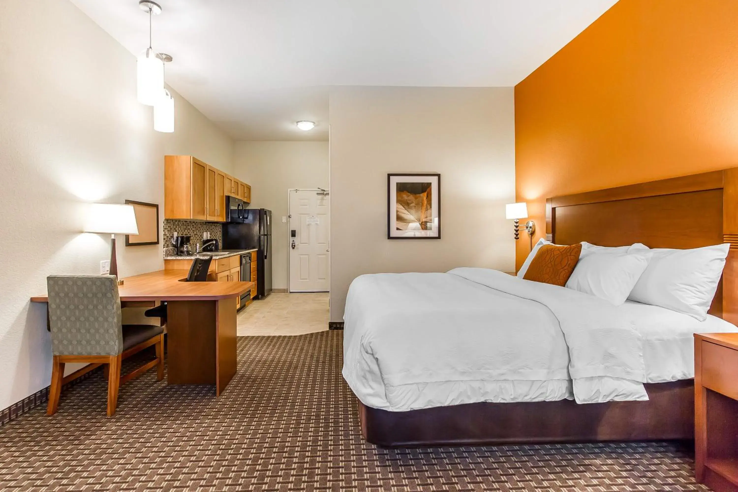One-Bedroom King Suite with Sofa Bed - Non-Smoking in MainStay Suites Stanley