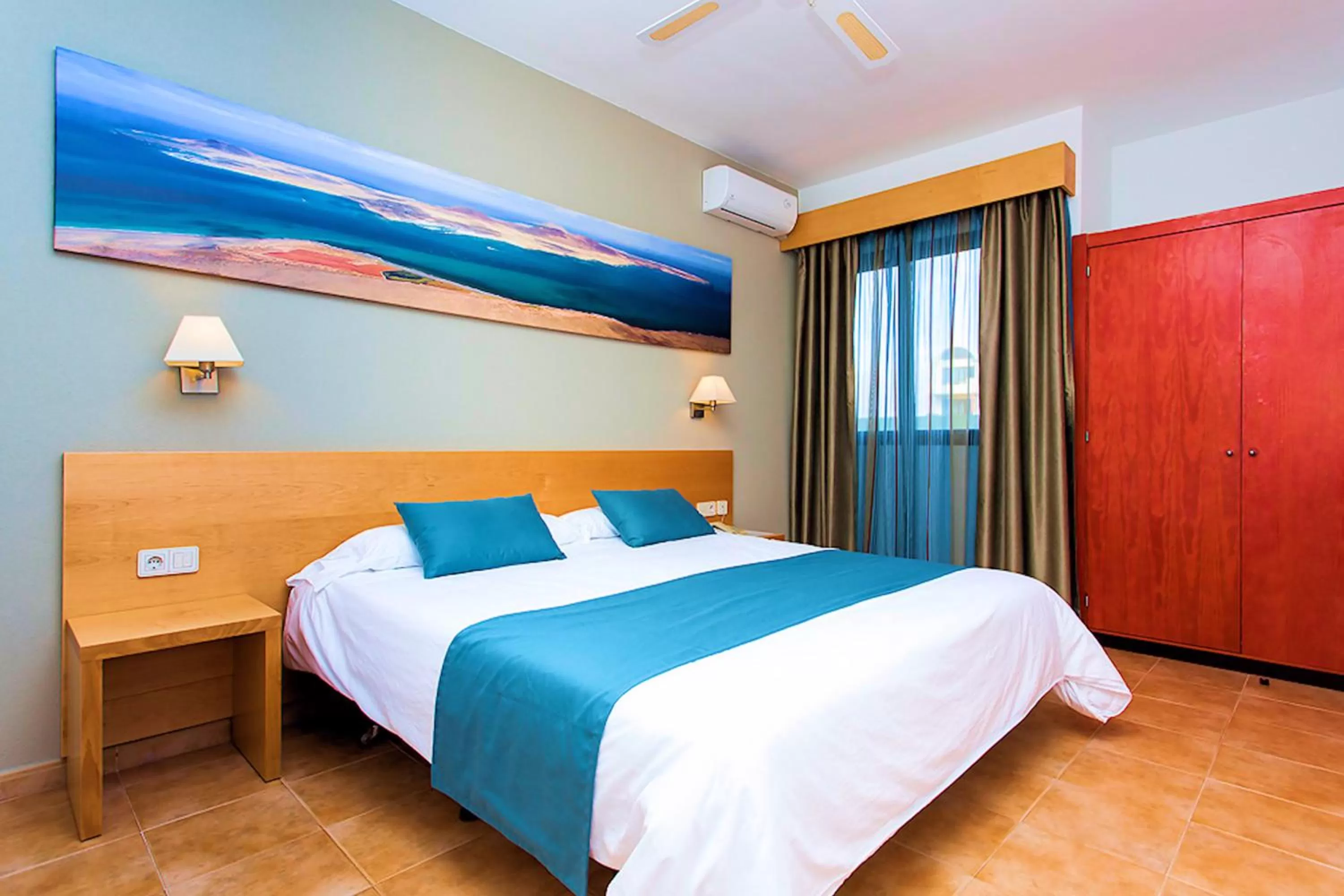 Bedroom, Bed in SBH Hotel Royal Mónica