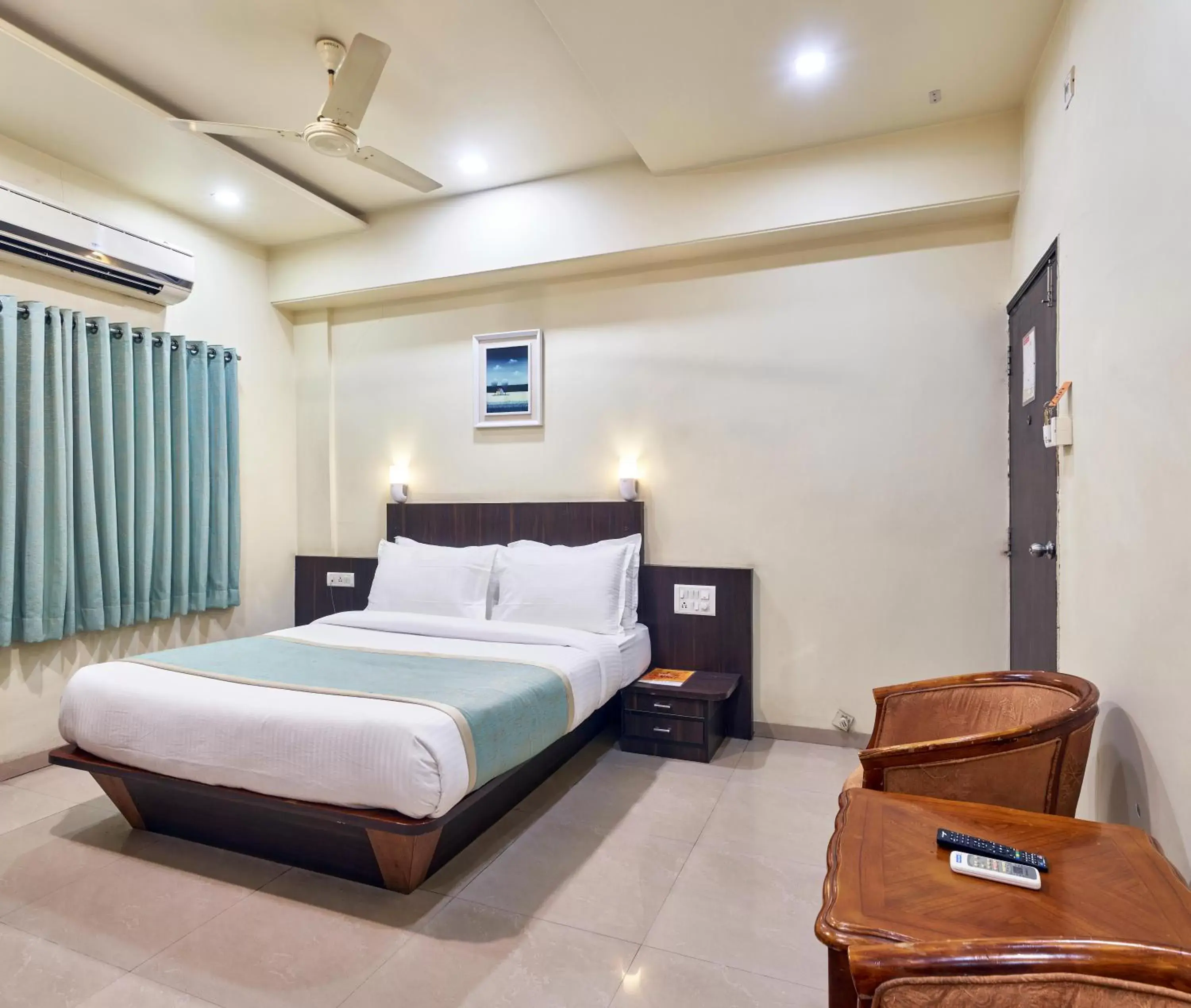 Superior Double Room in Hotel Atria, Kolhapur- Opposite To Central Bus Station Superior Double Room in Hotel Atria, Kolhapur- Opposite To Central Bus Station