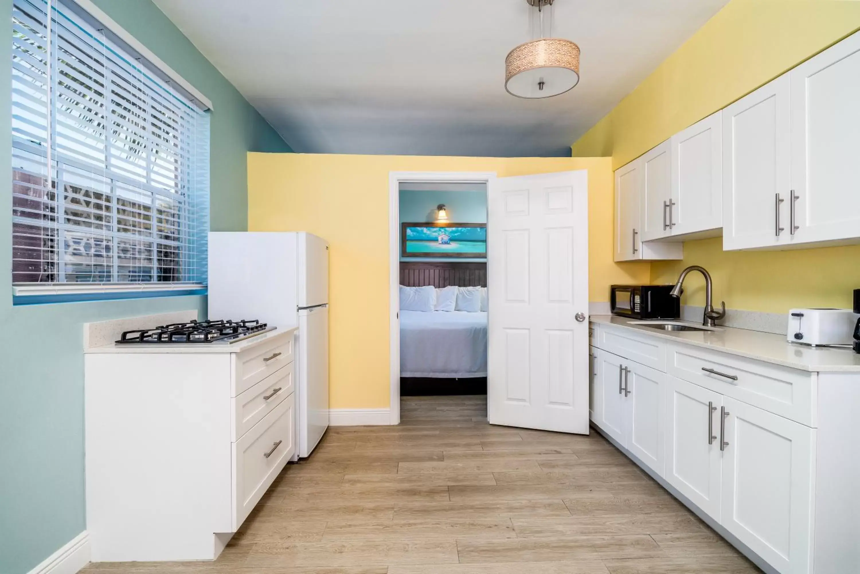 Kitchen/Kitchenette in Rainbow Bend Resort